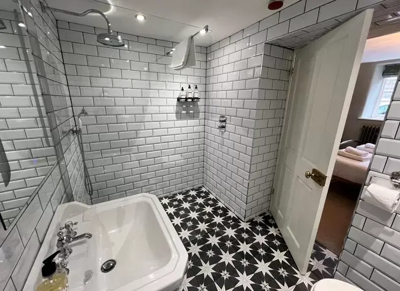 Shower, Bathroom in Oakhill