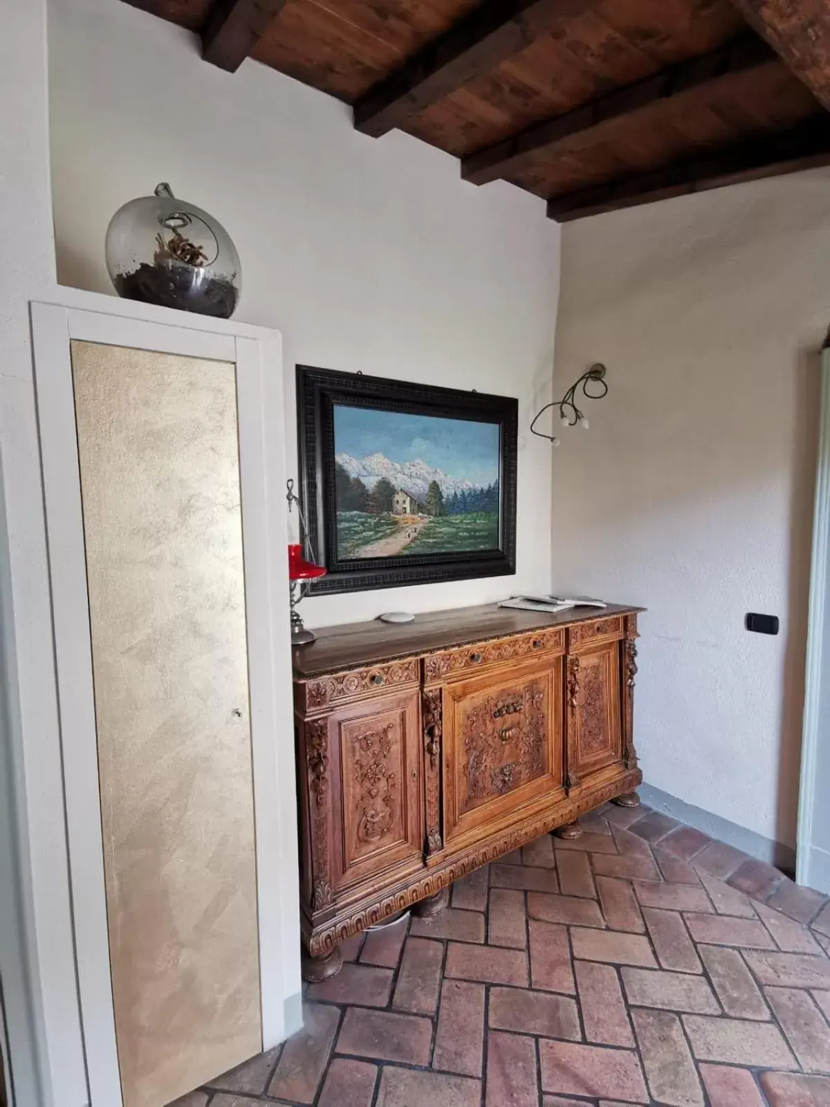 TV/Entertainment Center in Angolo Del Poeta