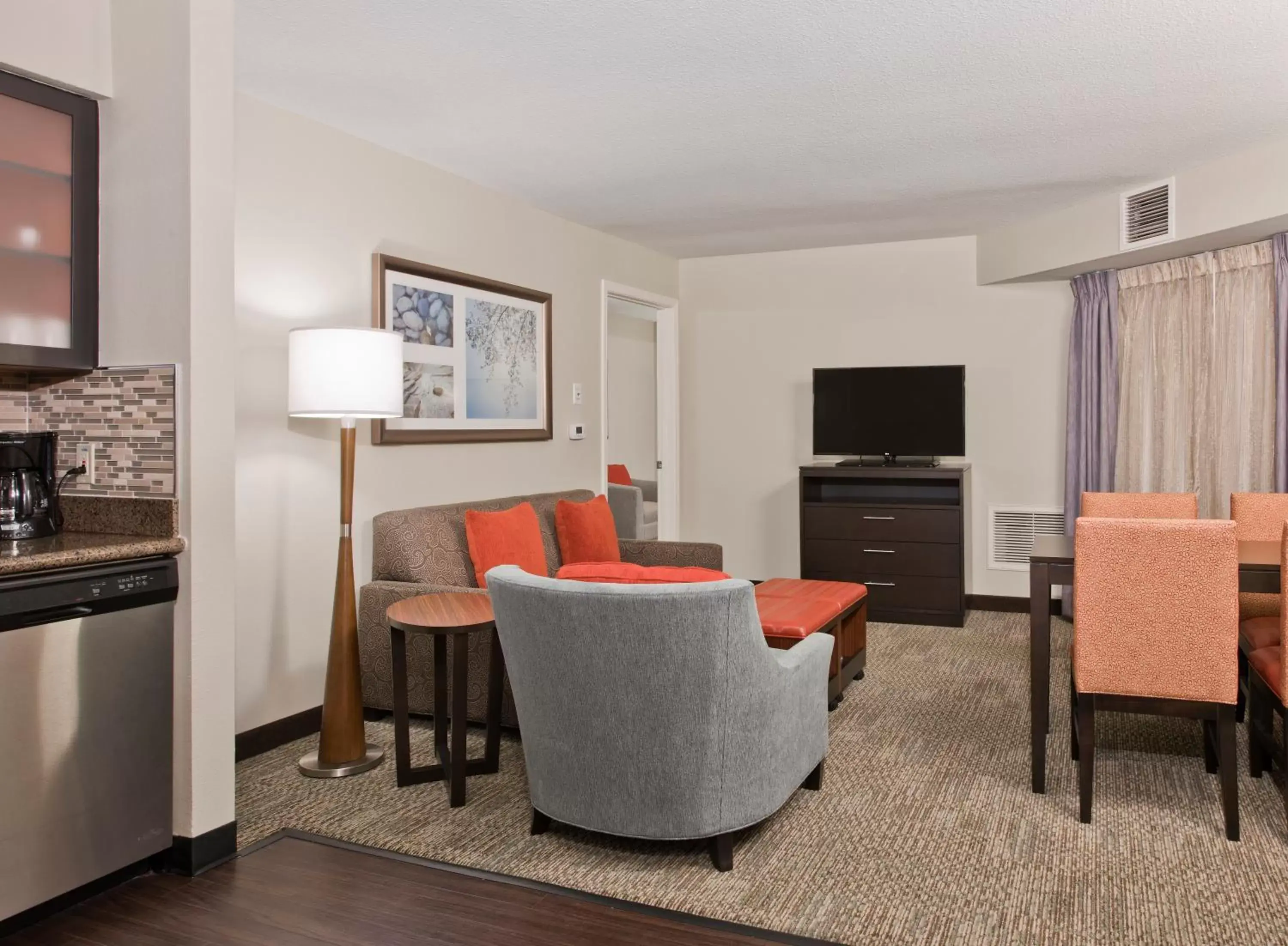 Photo of the whole room, Seating Area in Staybridge Suites - Charlotte Ballantyne, an IHG Hotel