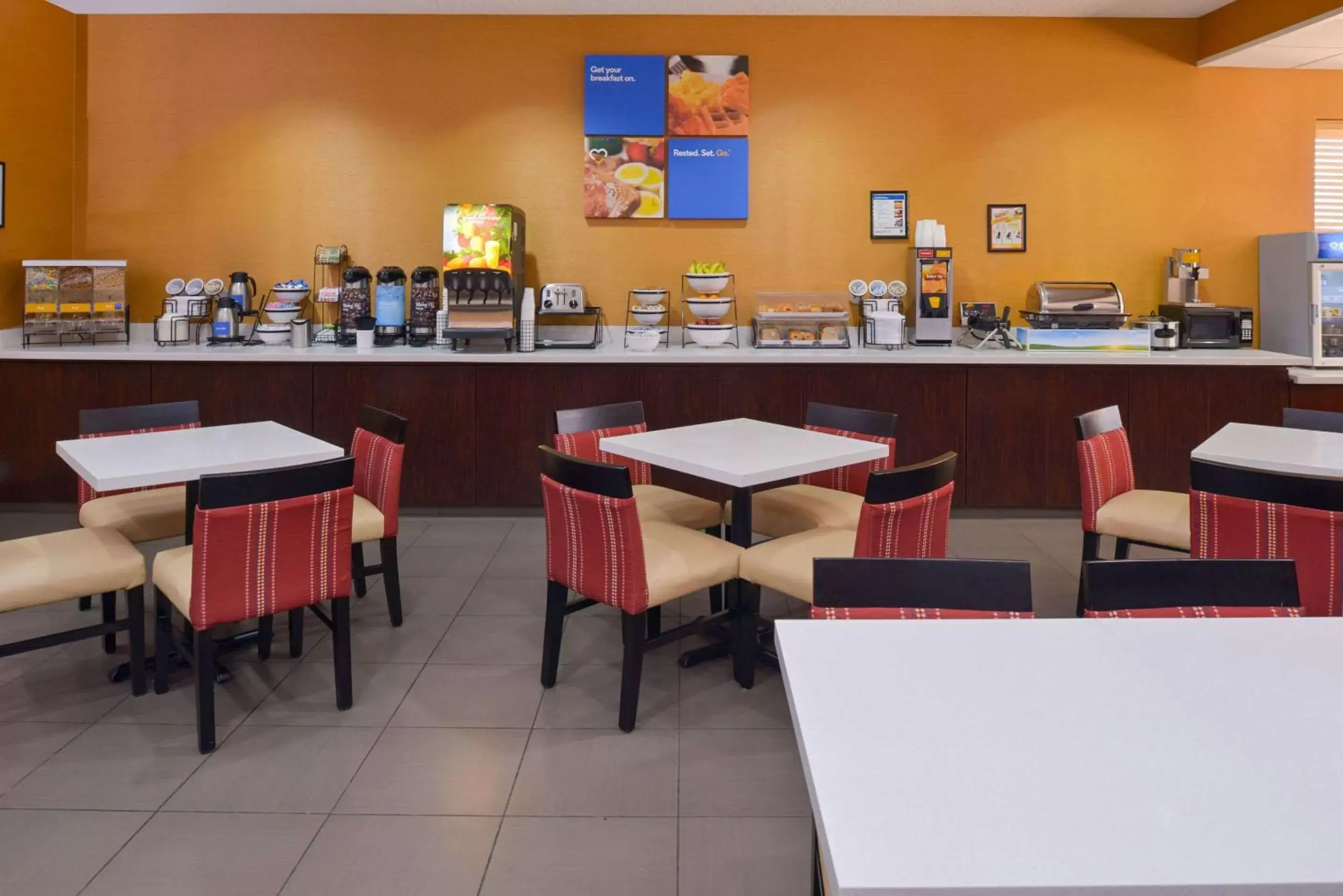 Restaurant/Places to Eat in Comfort Inn and Suites Joplin