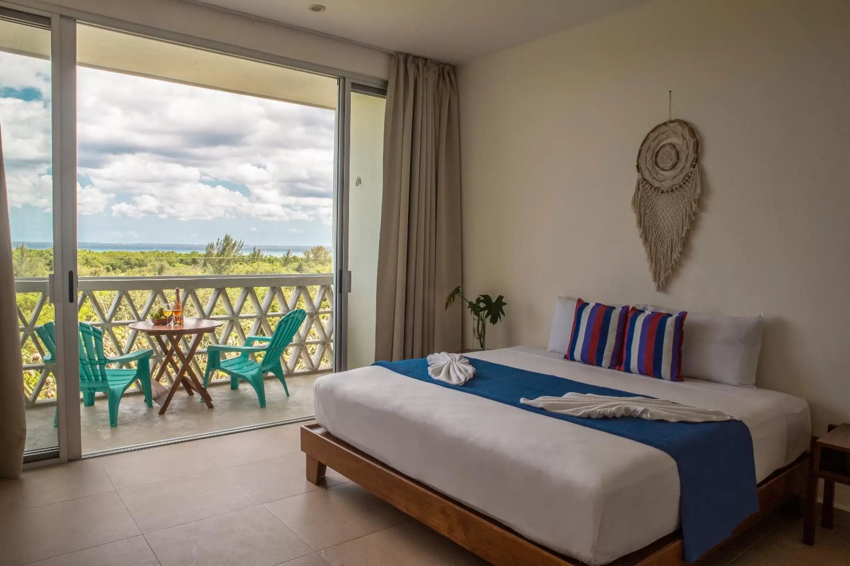 Balcony/Terrace, Bed in Suites Cielo y Mar