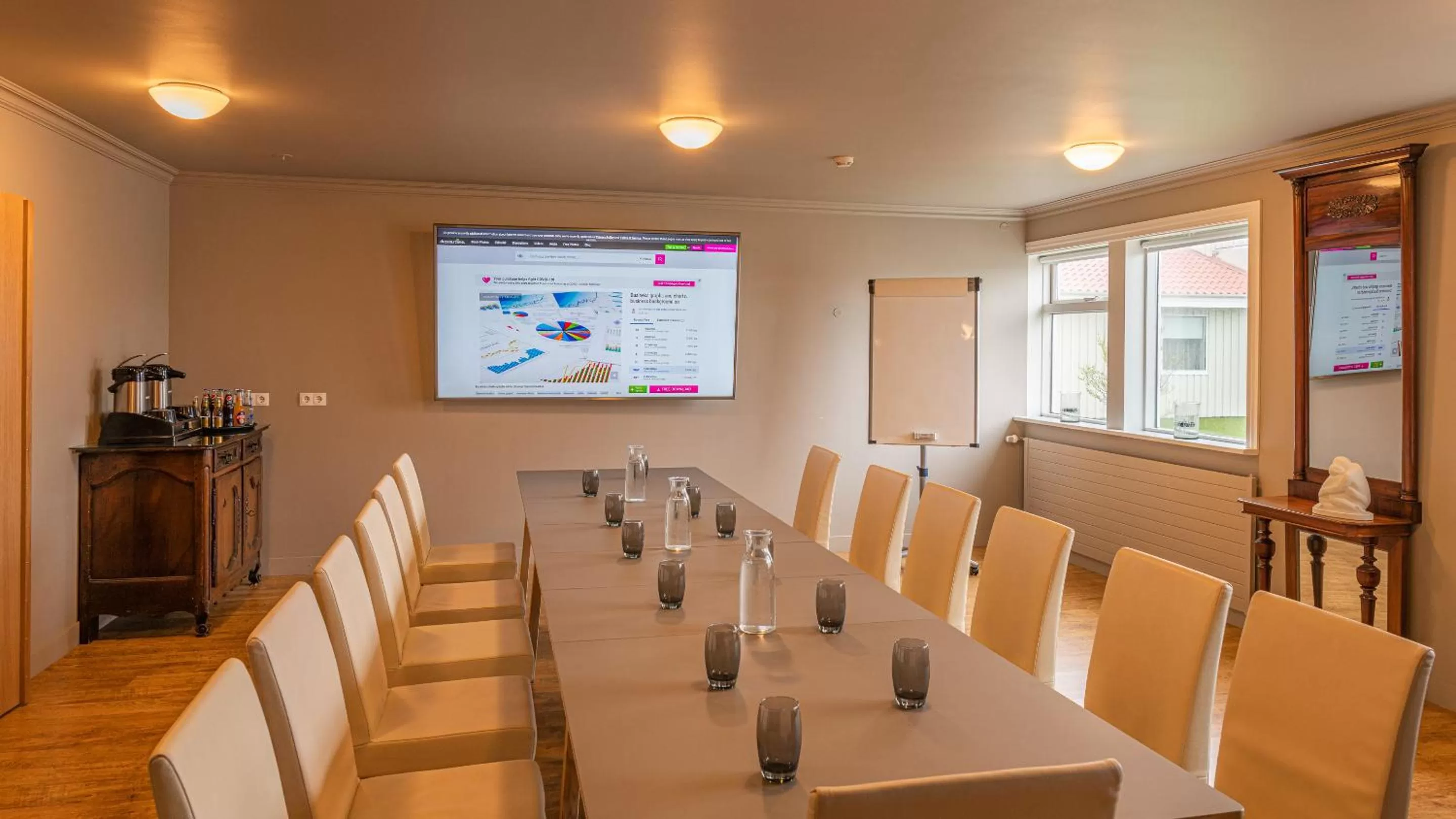 Business facilities in Northern Light Inn