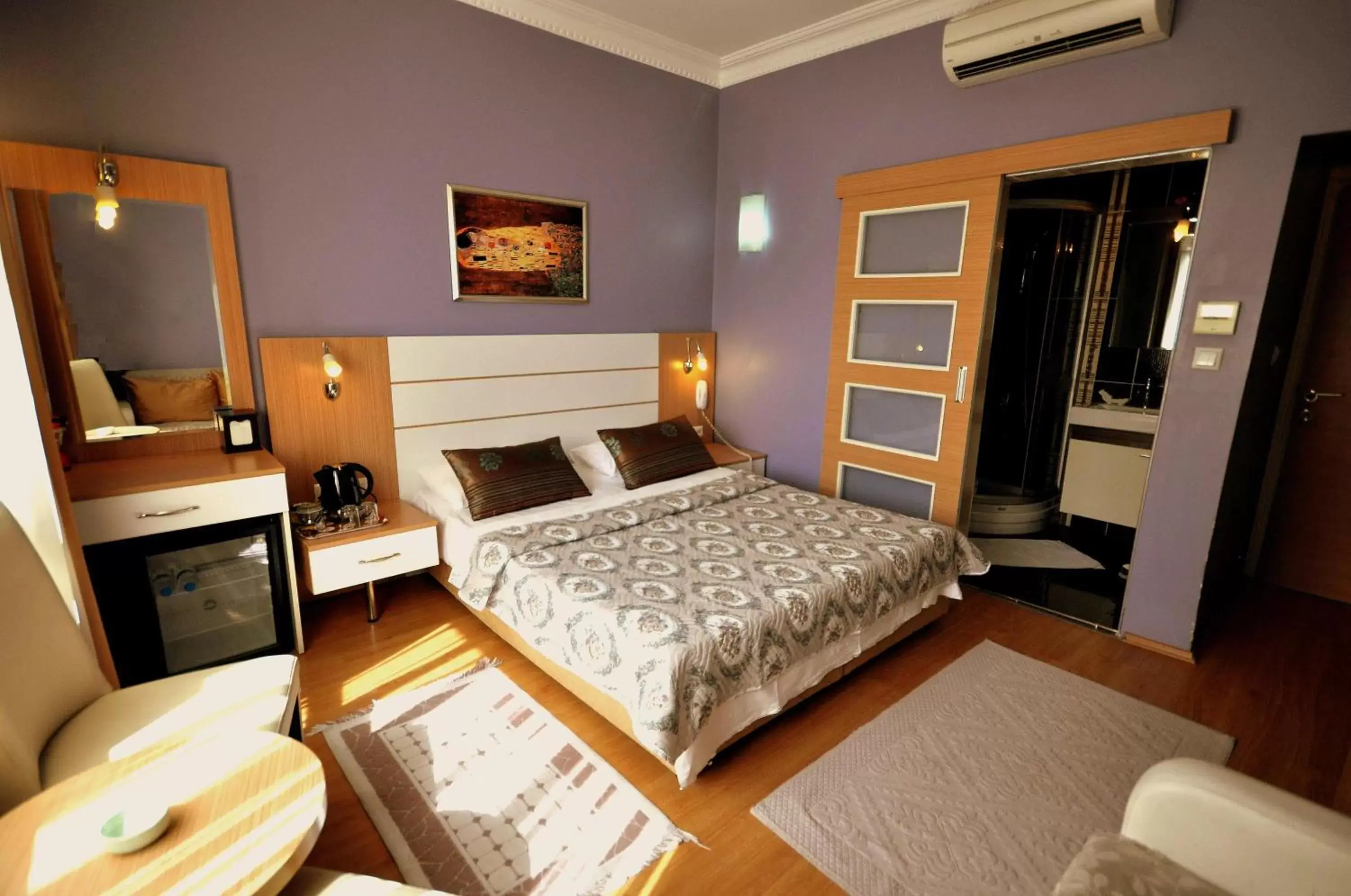 Photo of the whole room, Room Photo in Khalkedon Hotel Istanbul