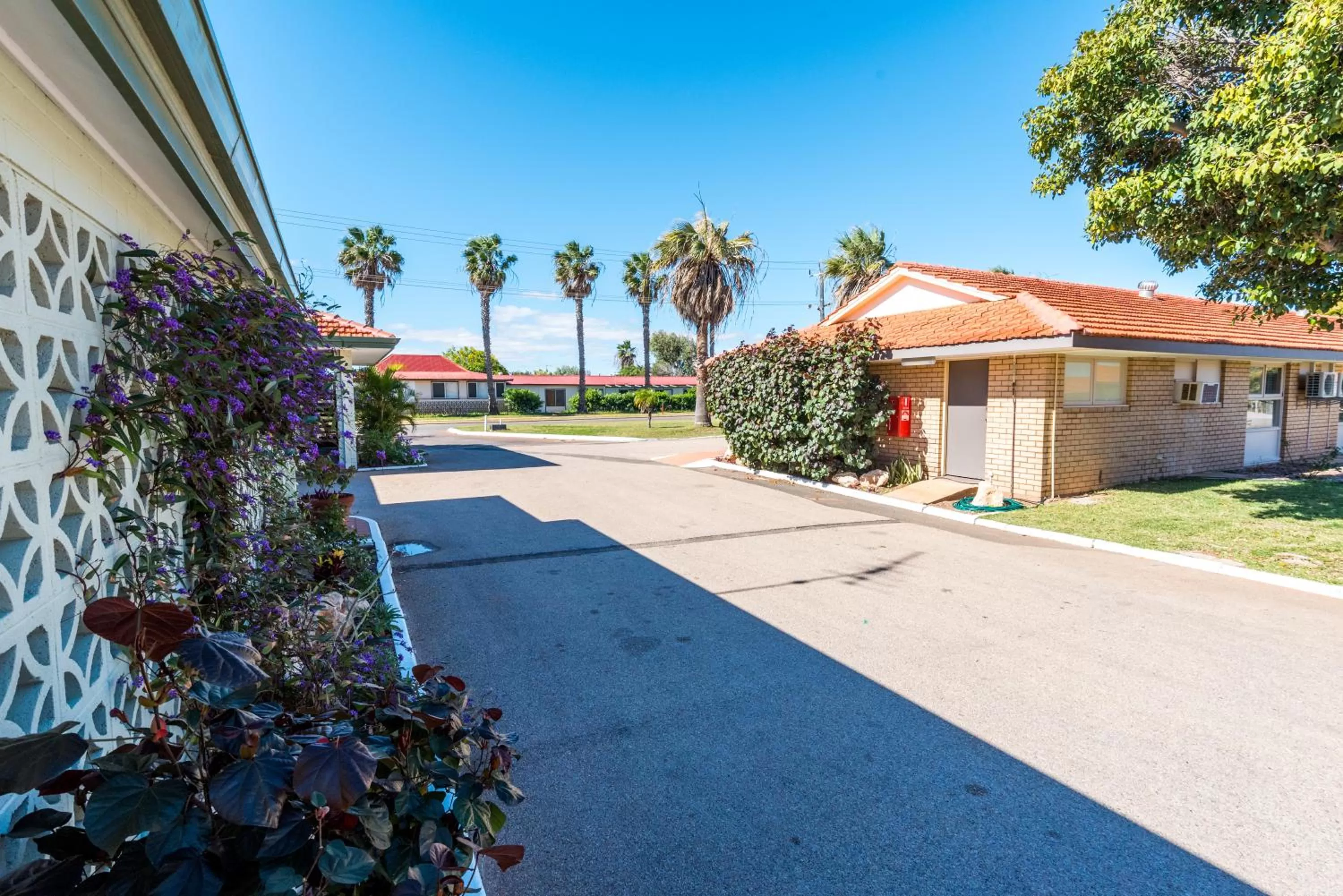 Property building in Hospitality Carnarvon, SureStay Collection by Best Western