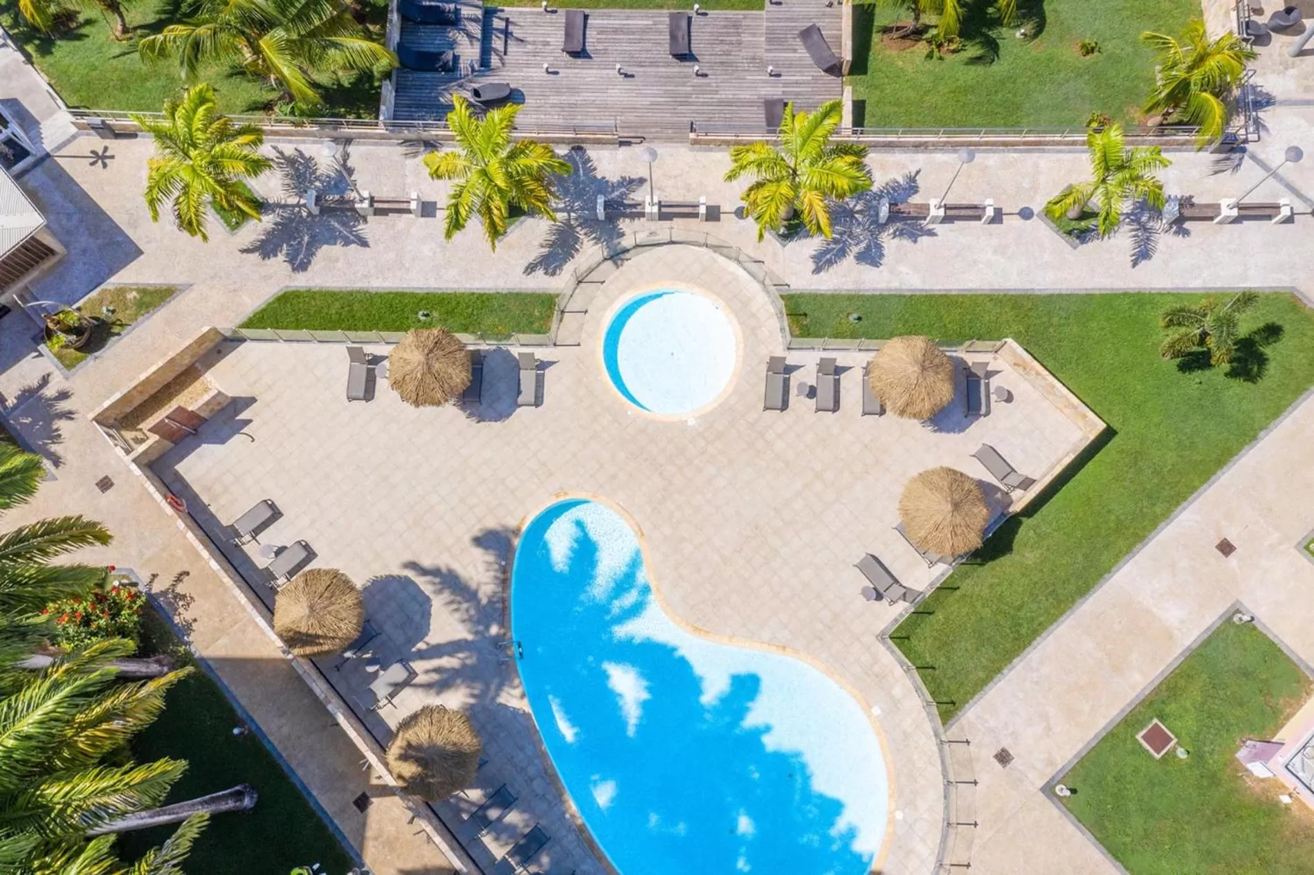 Swimming pool in Zenitude Hôtel Résidences Le Salako