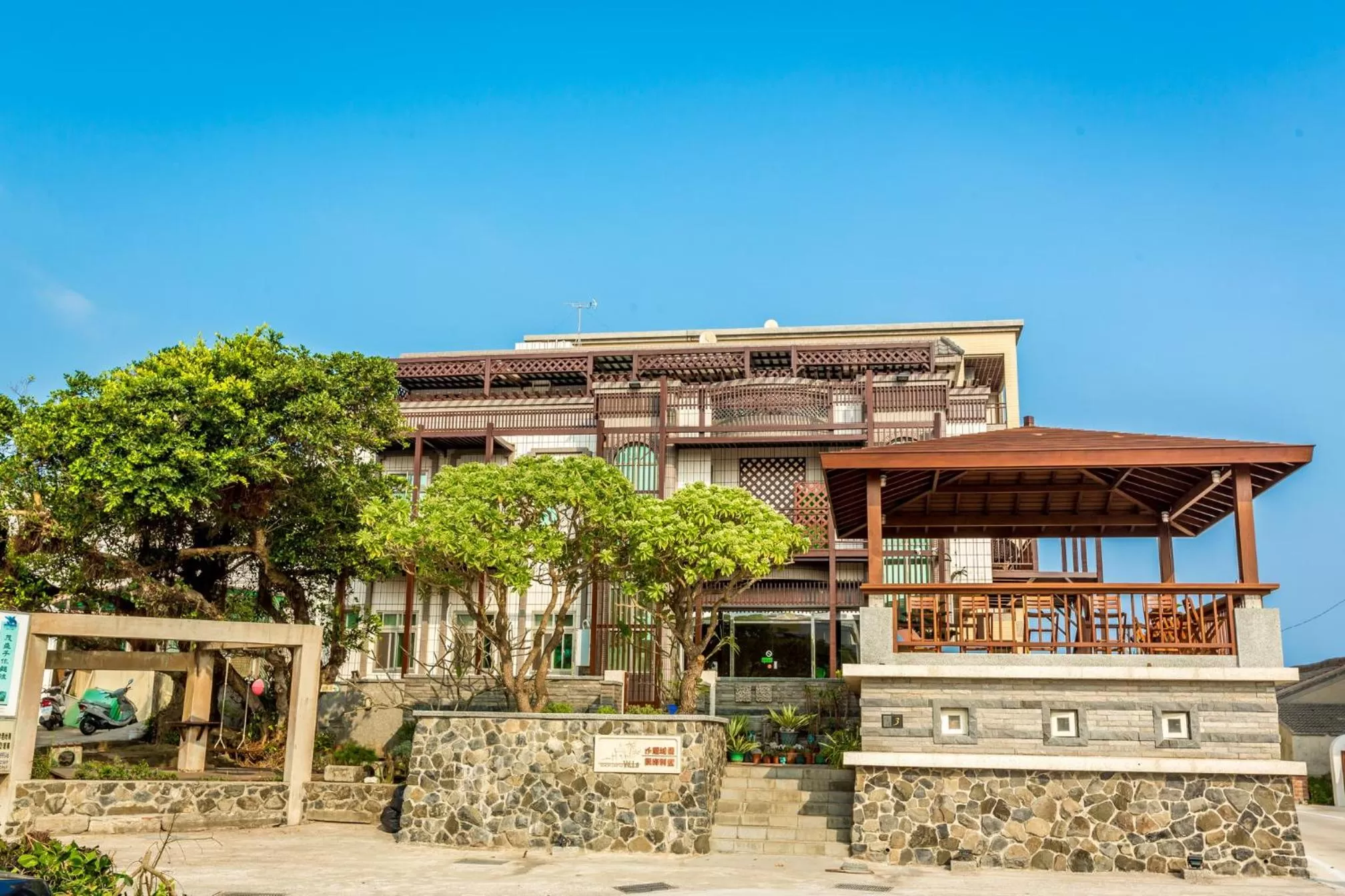 Facade/entrance in Beachcastle & Sea View Villa