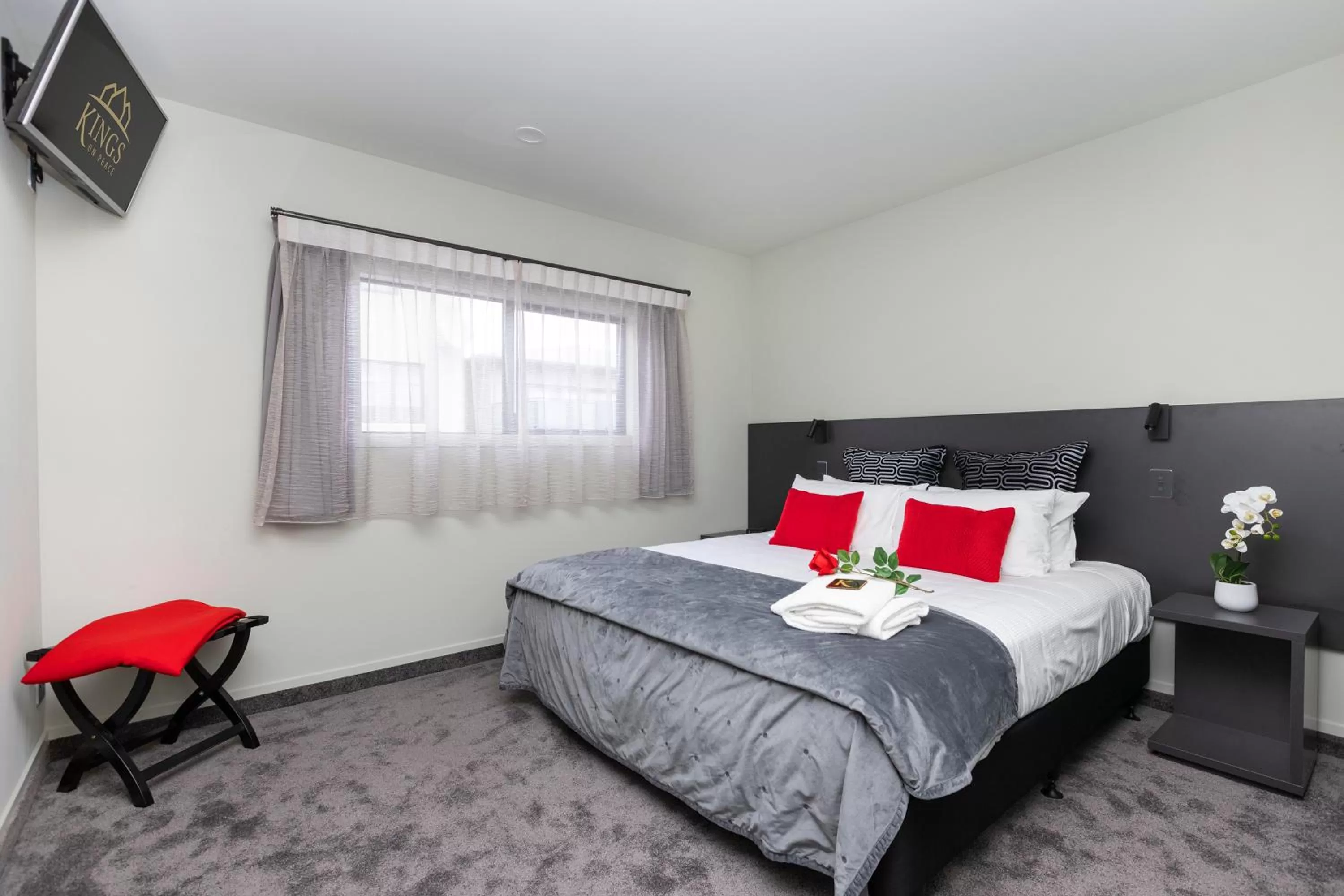 Bed in Kings On Peace