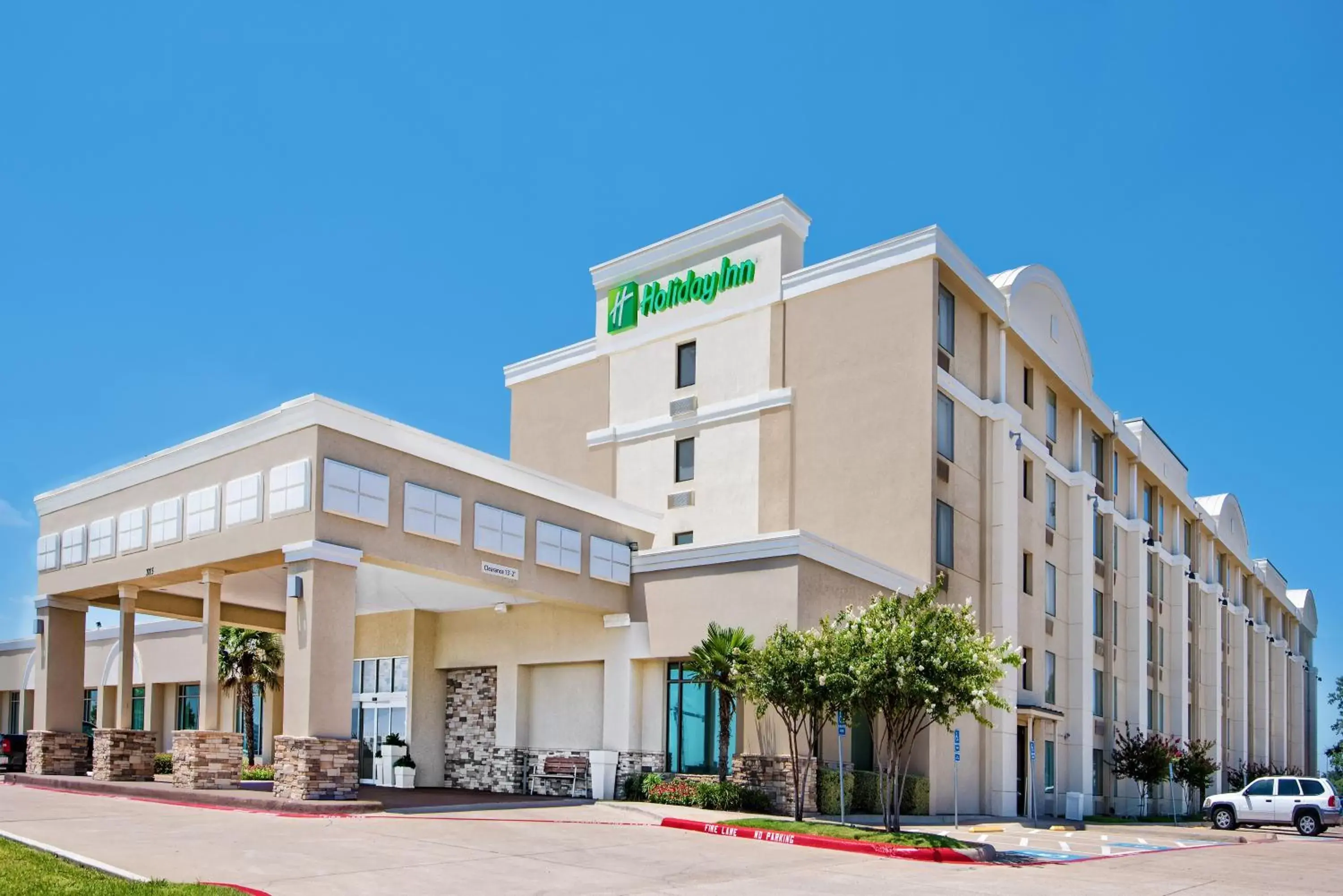 Property Building in Holiday Inn Hotel Dallas DFW Airport West, an IHG Hotel