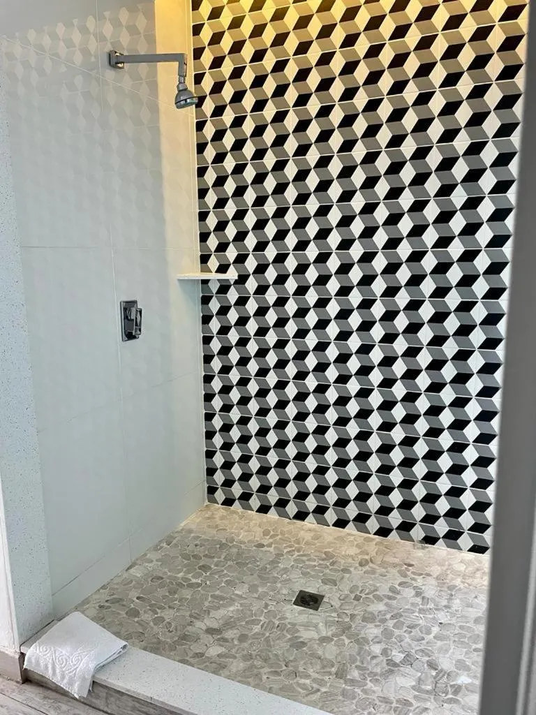 Shower in Castillos Del Mar