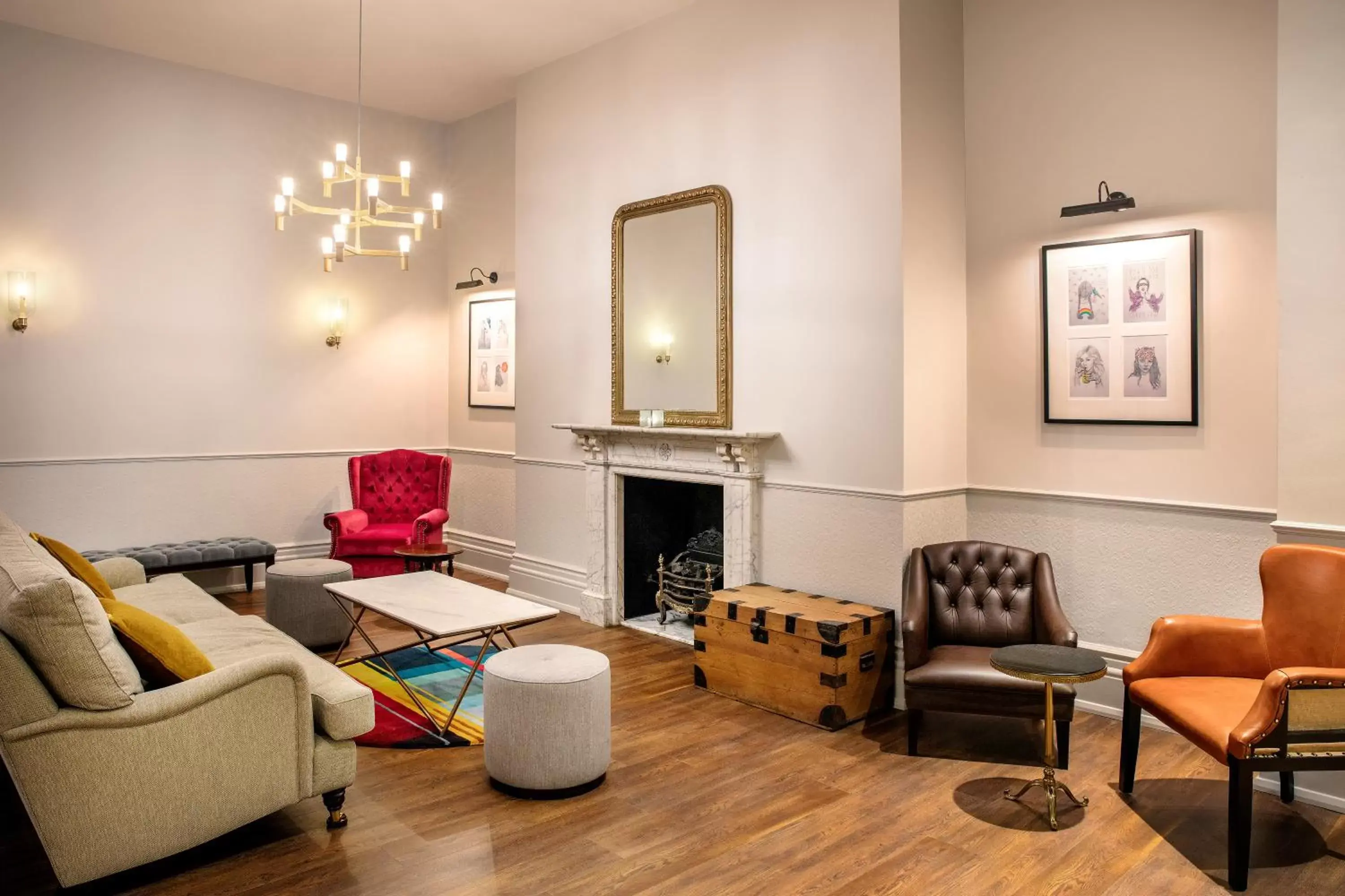 Lounge or bar, Seating Area in Leonardo Hotel Cardiff - Formerly Jurys Inn