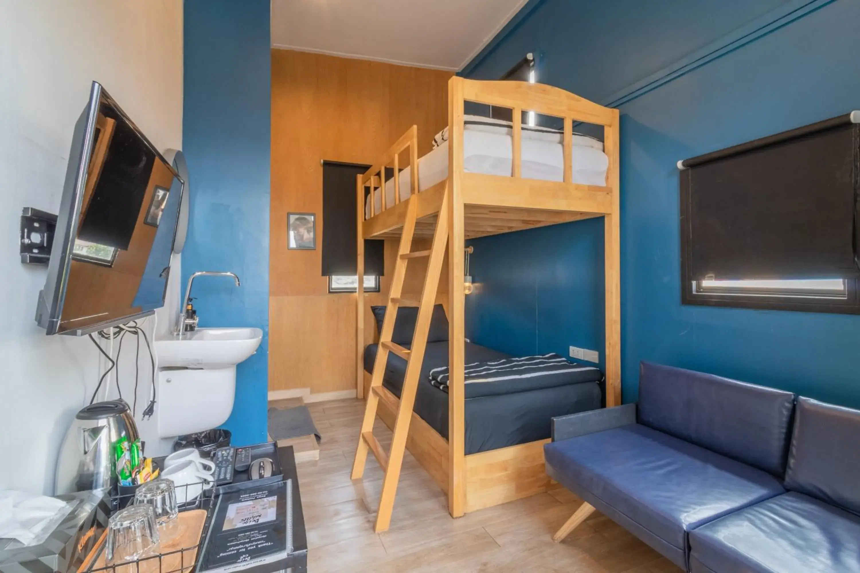 Twin Room in Beige Poshtels Twin Room in Beige Poshtels