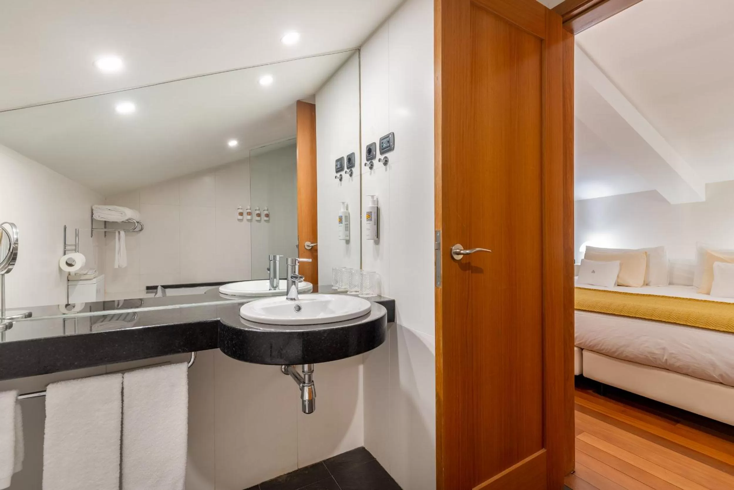 Property building, Bed in Casas Da Lapa, Nature & Spa Hotel