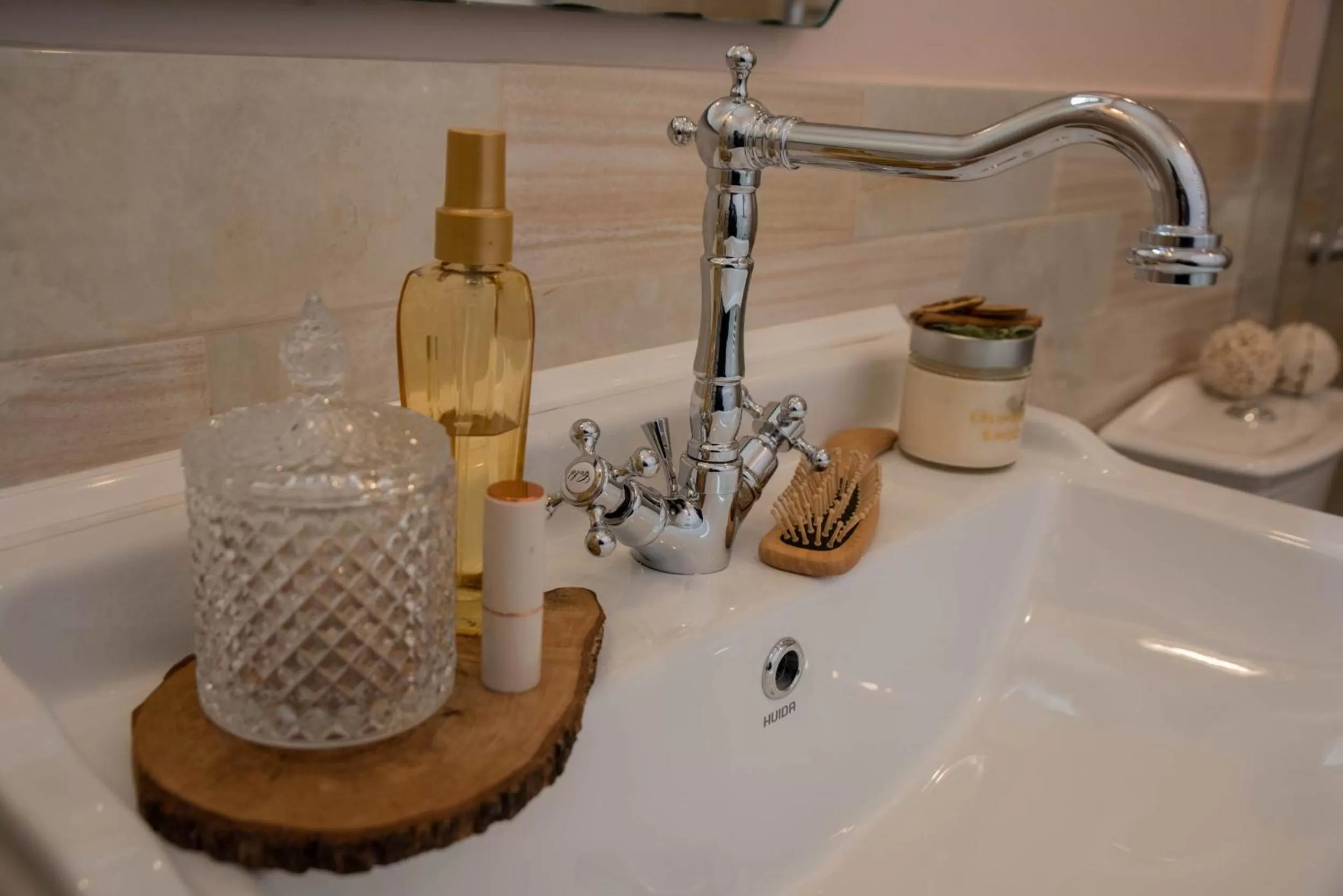 Kyria Boutique House