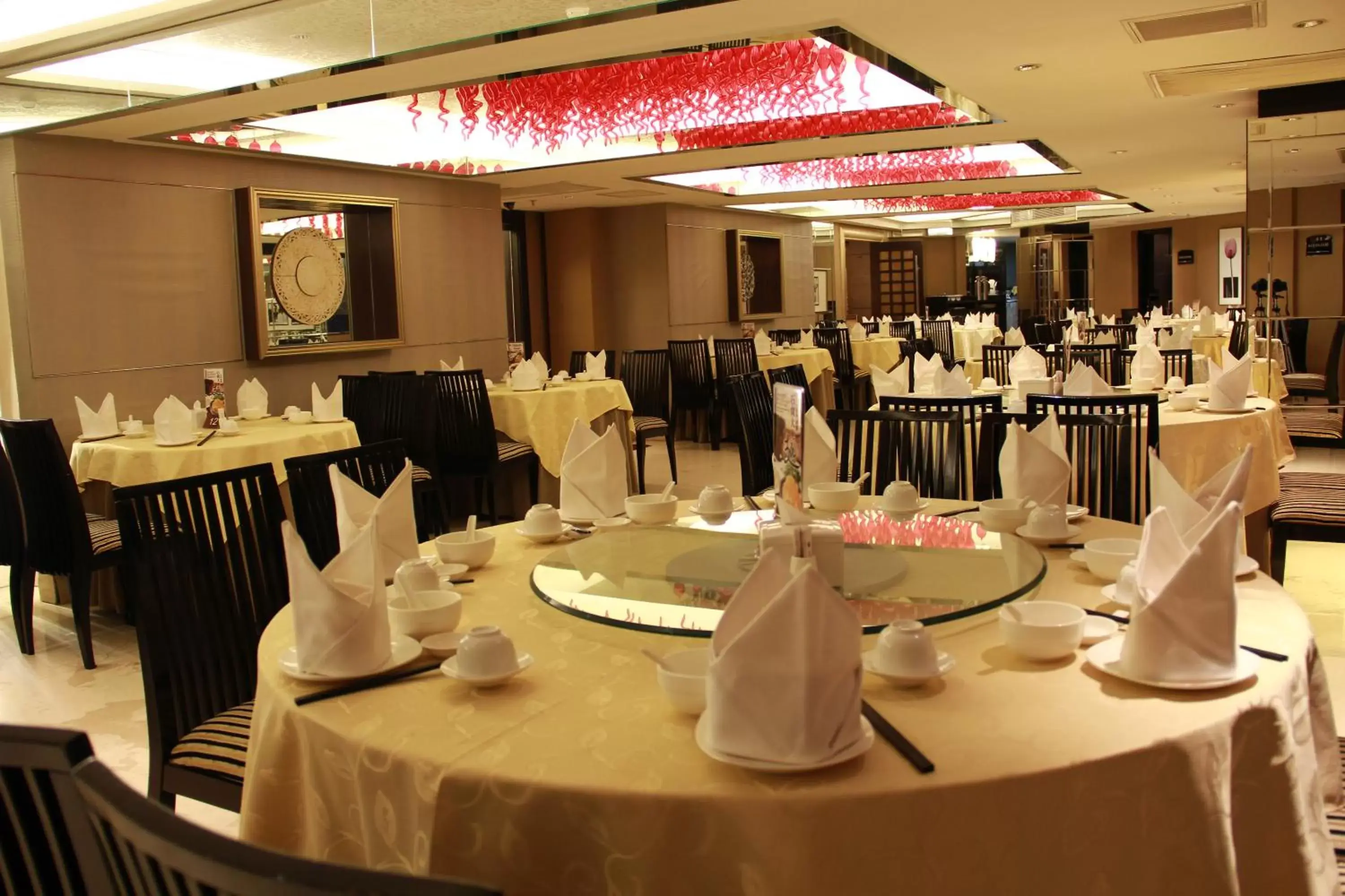 Restaurant/Places to Eat in Java Paragon Hotel & Residences