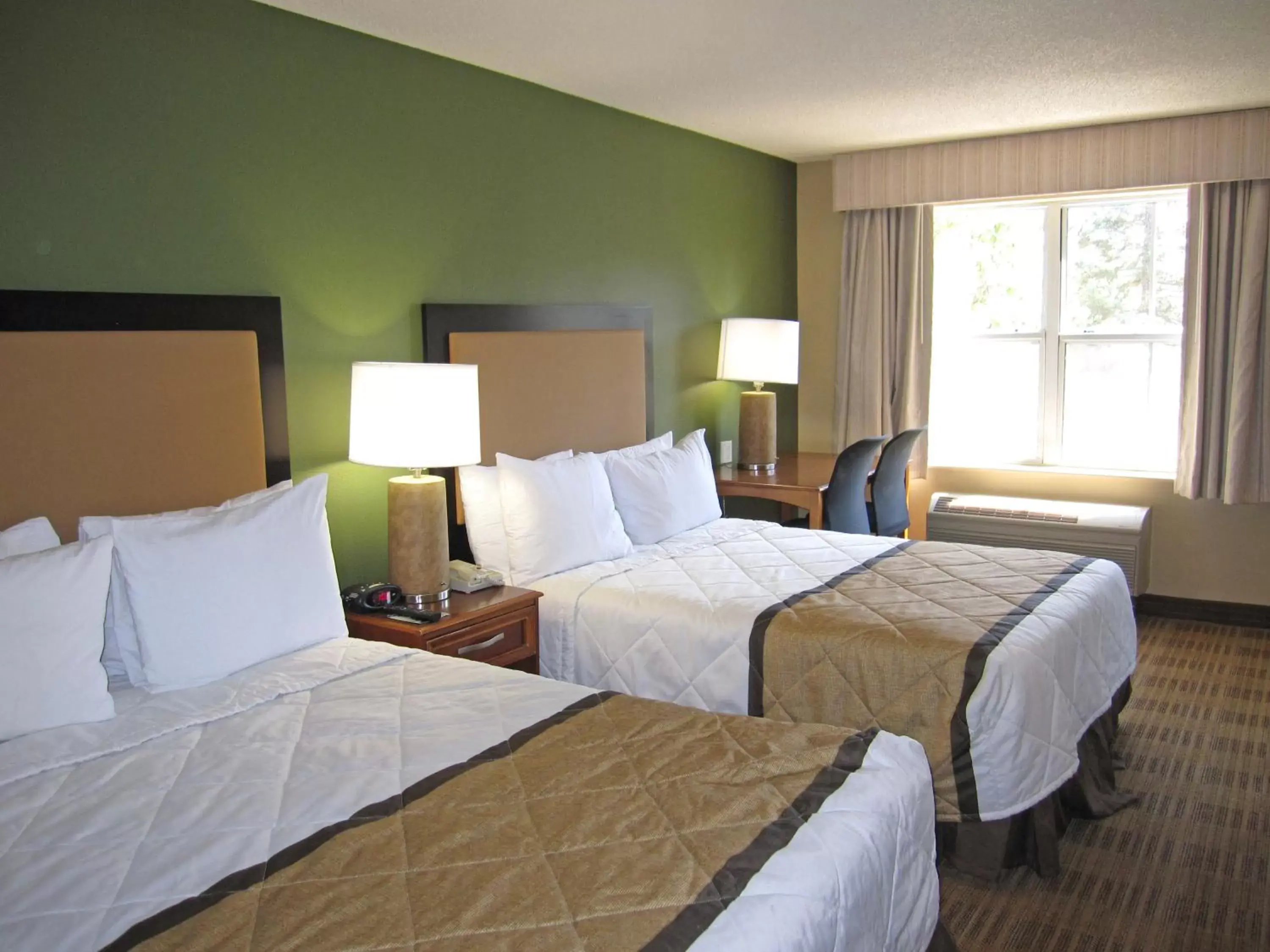 Bed in Extended Stay America Suites - San Jose - Edenvale - South