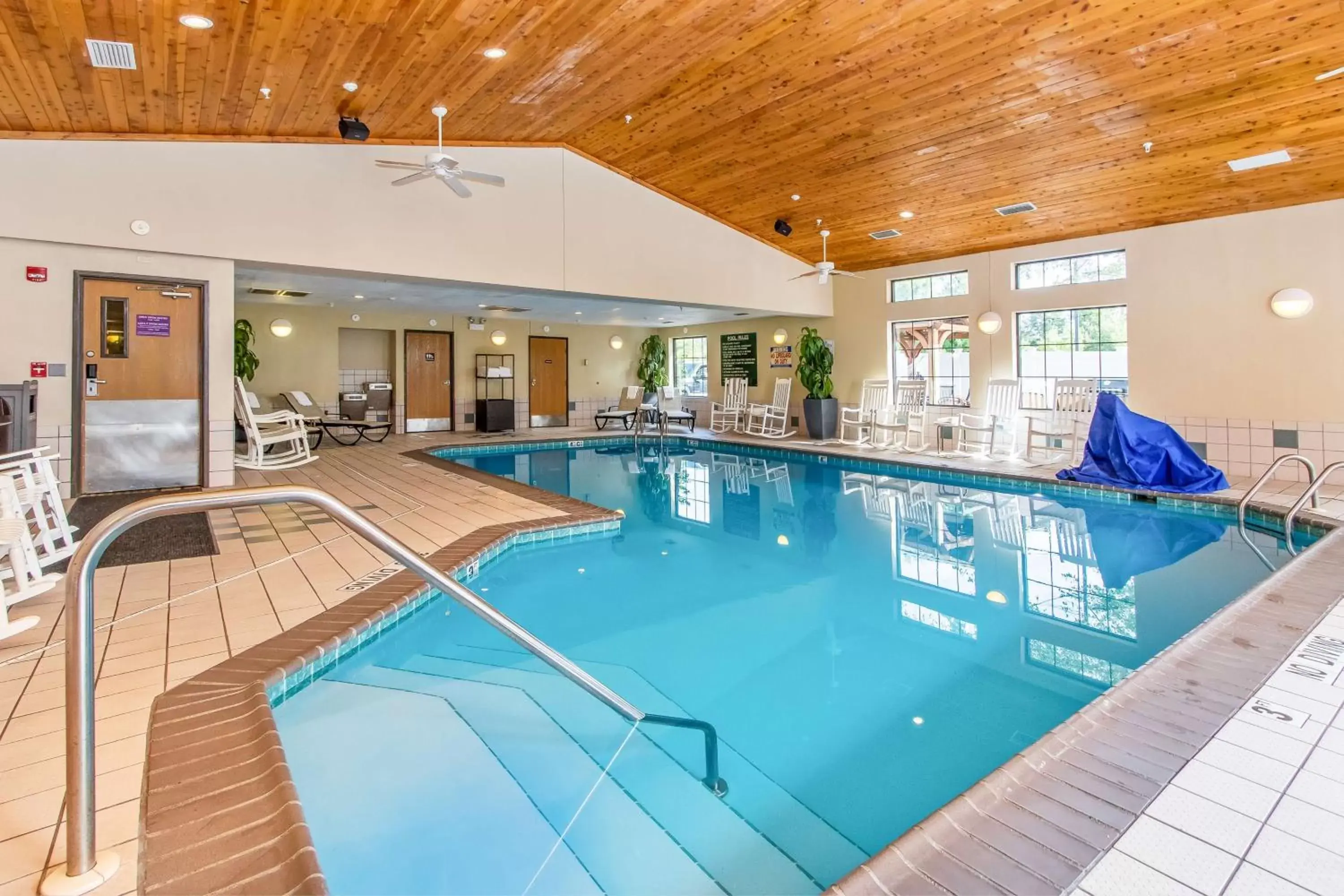 On site, Swimming Pool in Best Western Plus Holland Inn & Suites