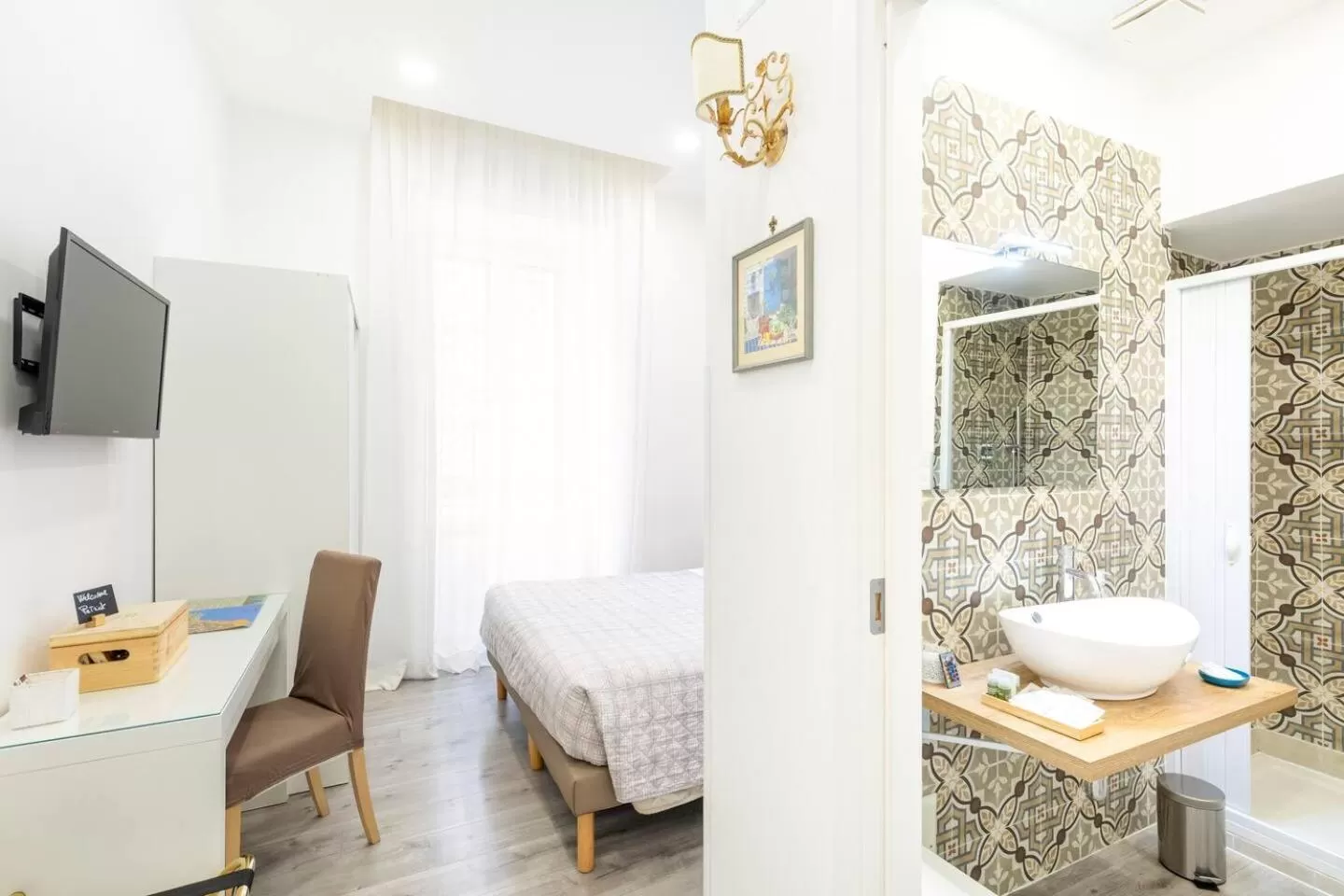 Shower in b&b don Mimì