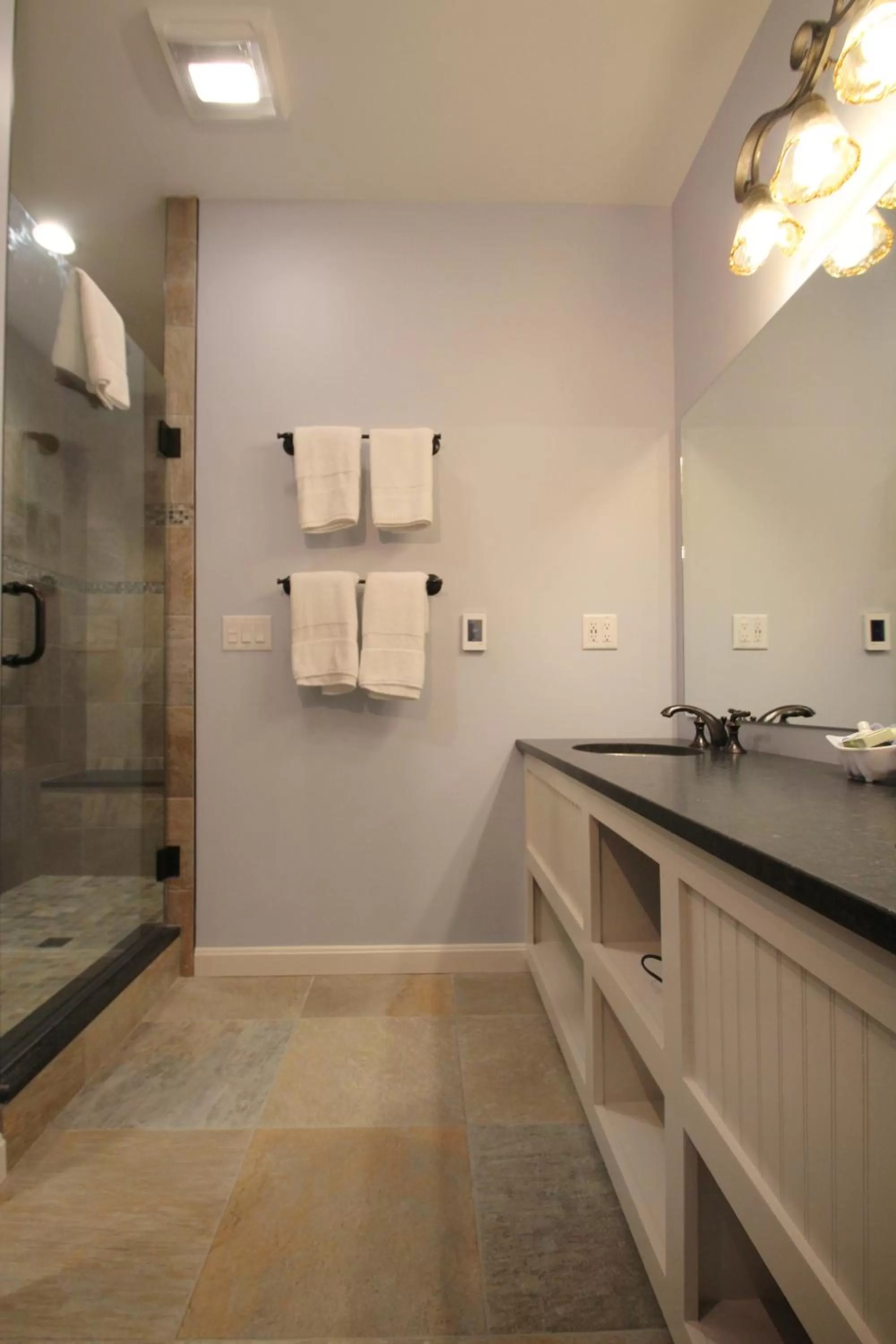 Shower, Bathroom in Norseman Resort on the Beach