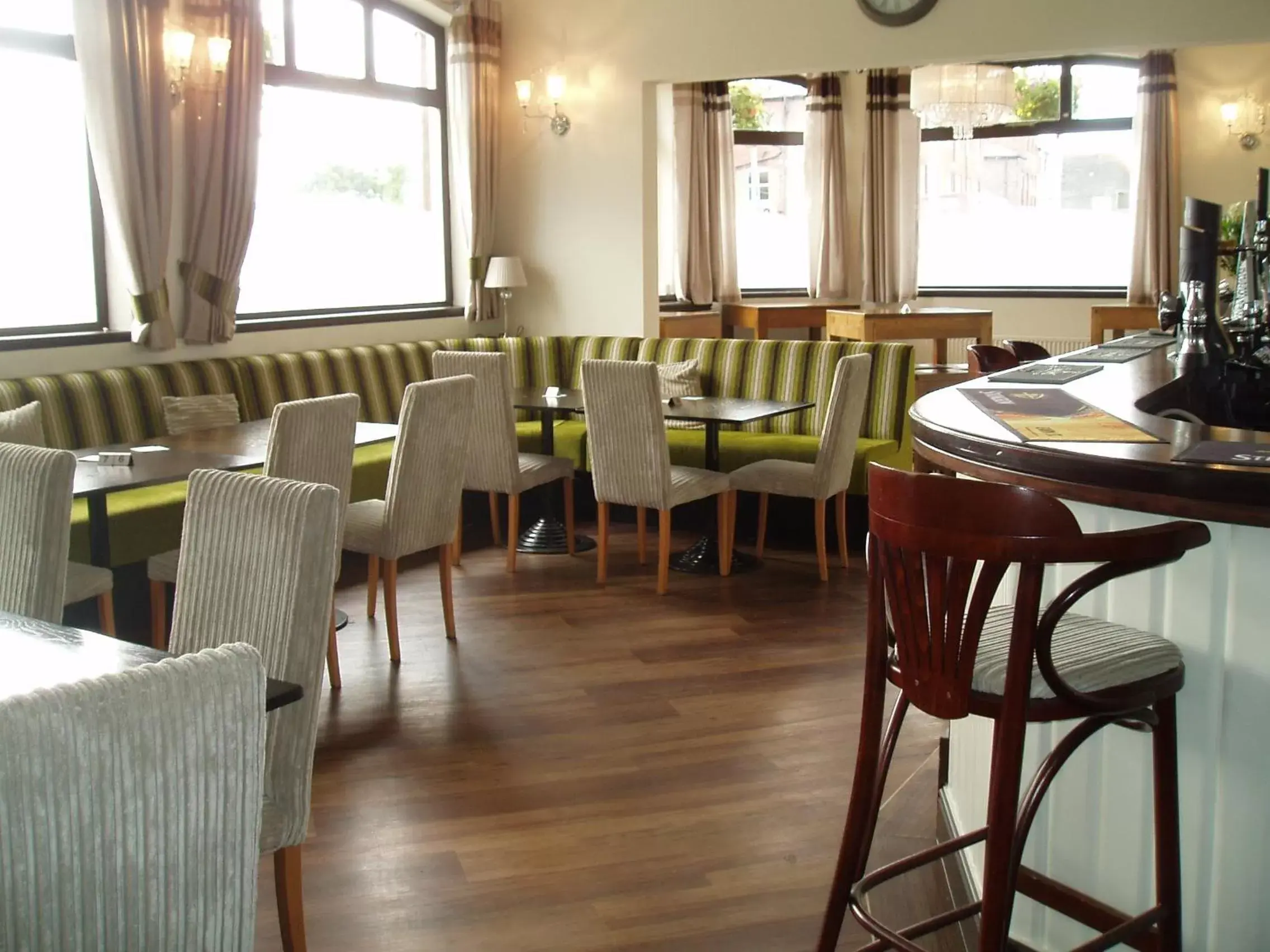 Lounge or bar, Restaurant/Places to Eat in The Whittington and Cat