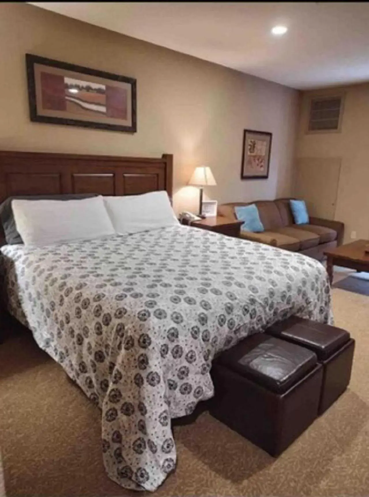 King Studio with Sofa Bed in Morning Star Lodge - Hosted by Linda King Studio with Sofa Bed in Morning Star Lodge - Hosted by Linda