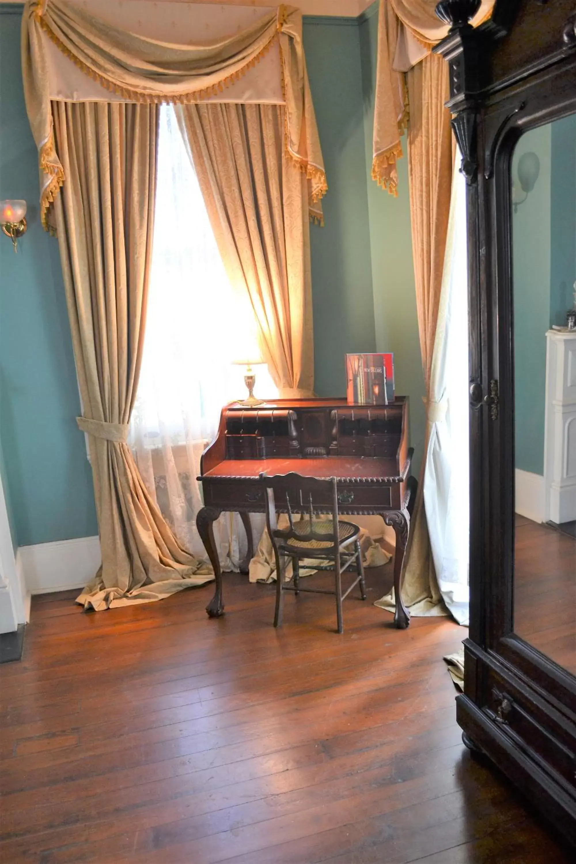 Seating area, Dining Area in Edgar Degas House Historic Home and Museum