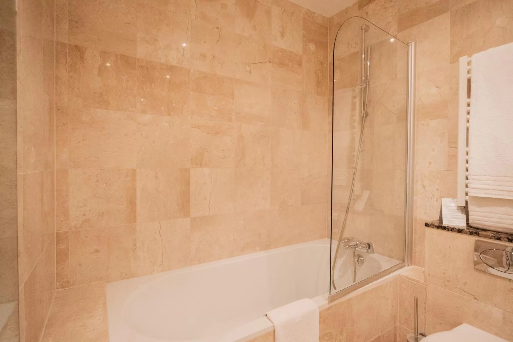 Bathroom in Hôtel Régent Contades