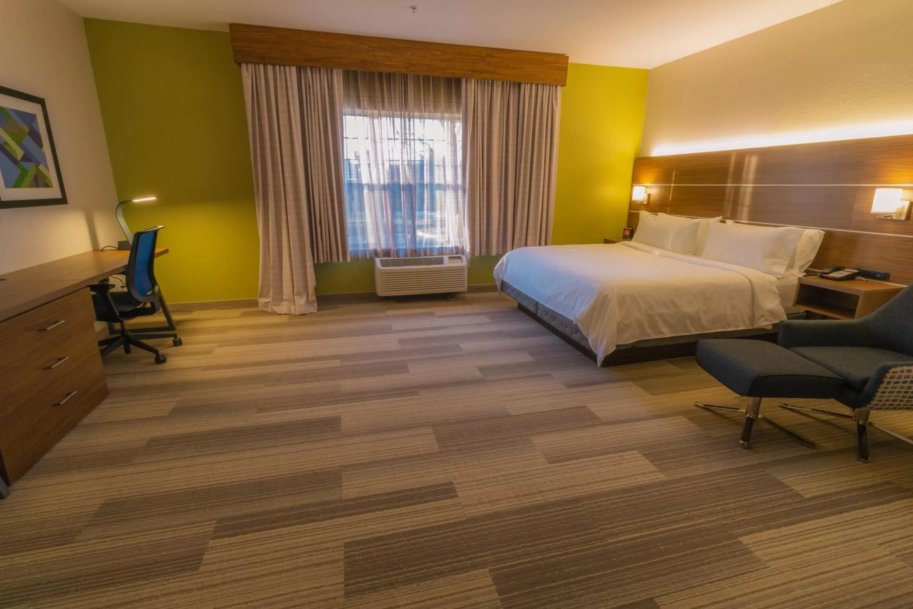Bed in Holiday Inn Express & Suites Manassas, an IHG Hotel