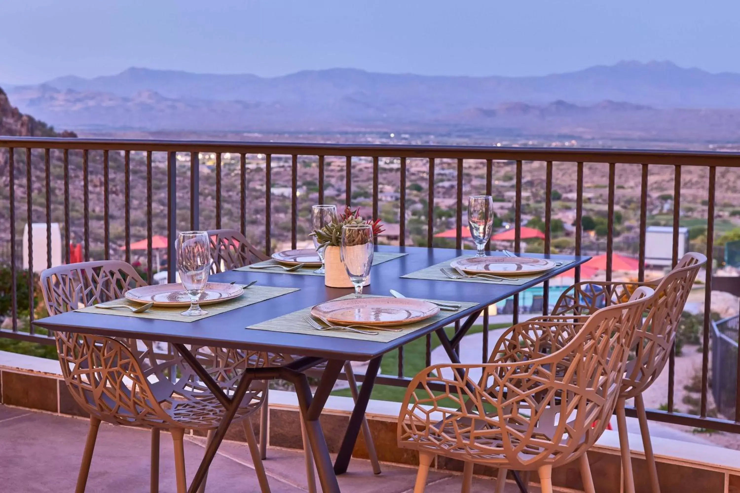 Restaurant/places to eat in ADERO Scottsdale Resort, Autograph Collection