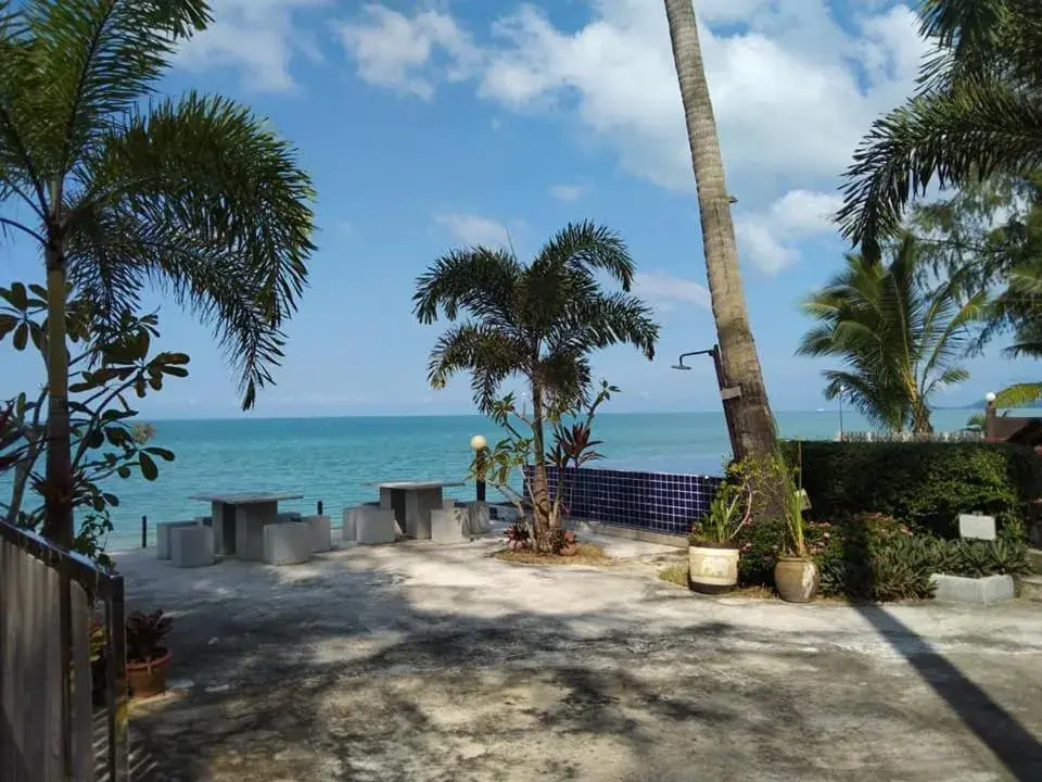 Beach in Lipa Bay Resort