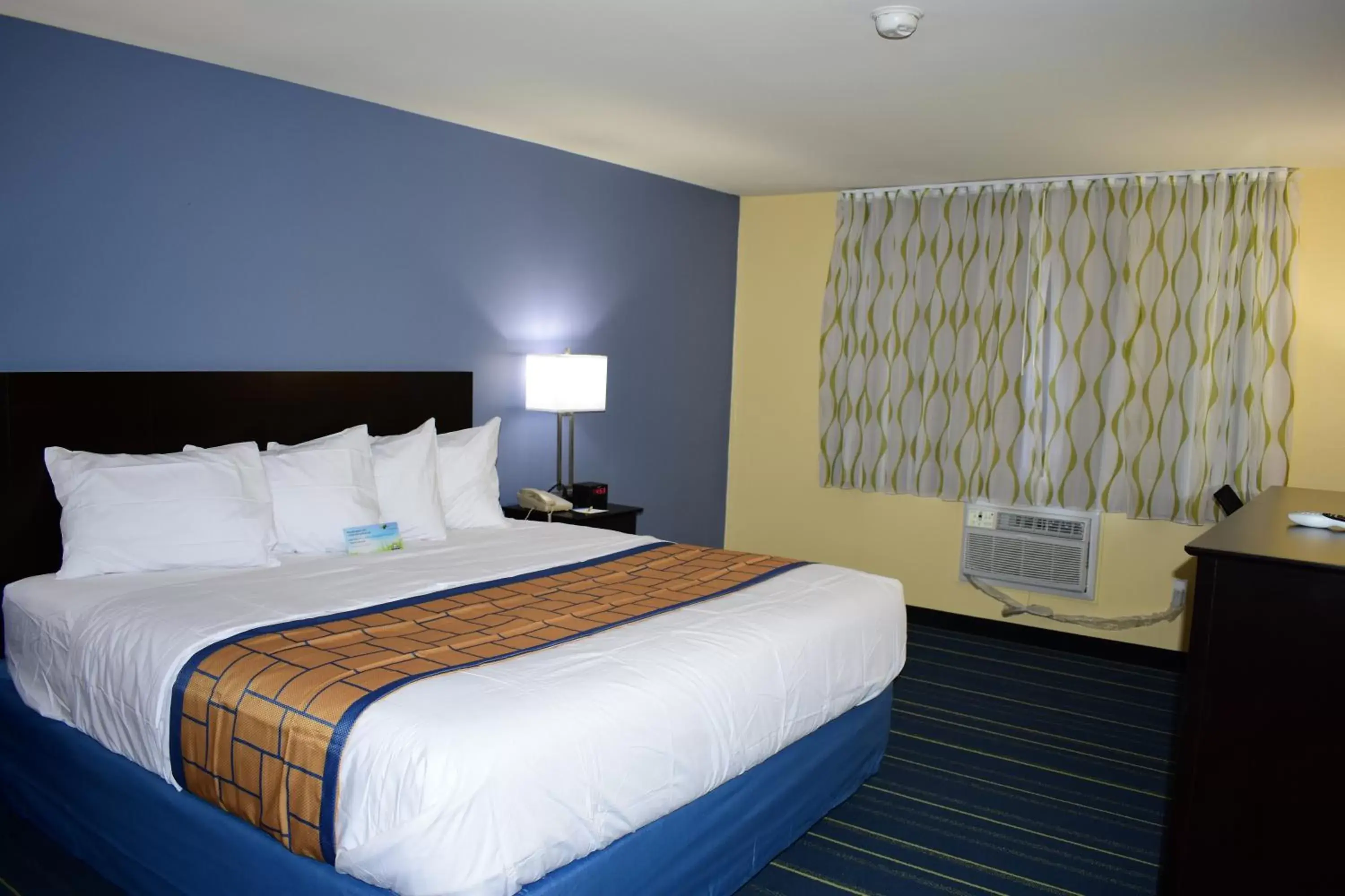 Bed in Days Inn by Wyndham Augusta