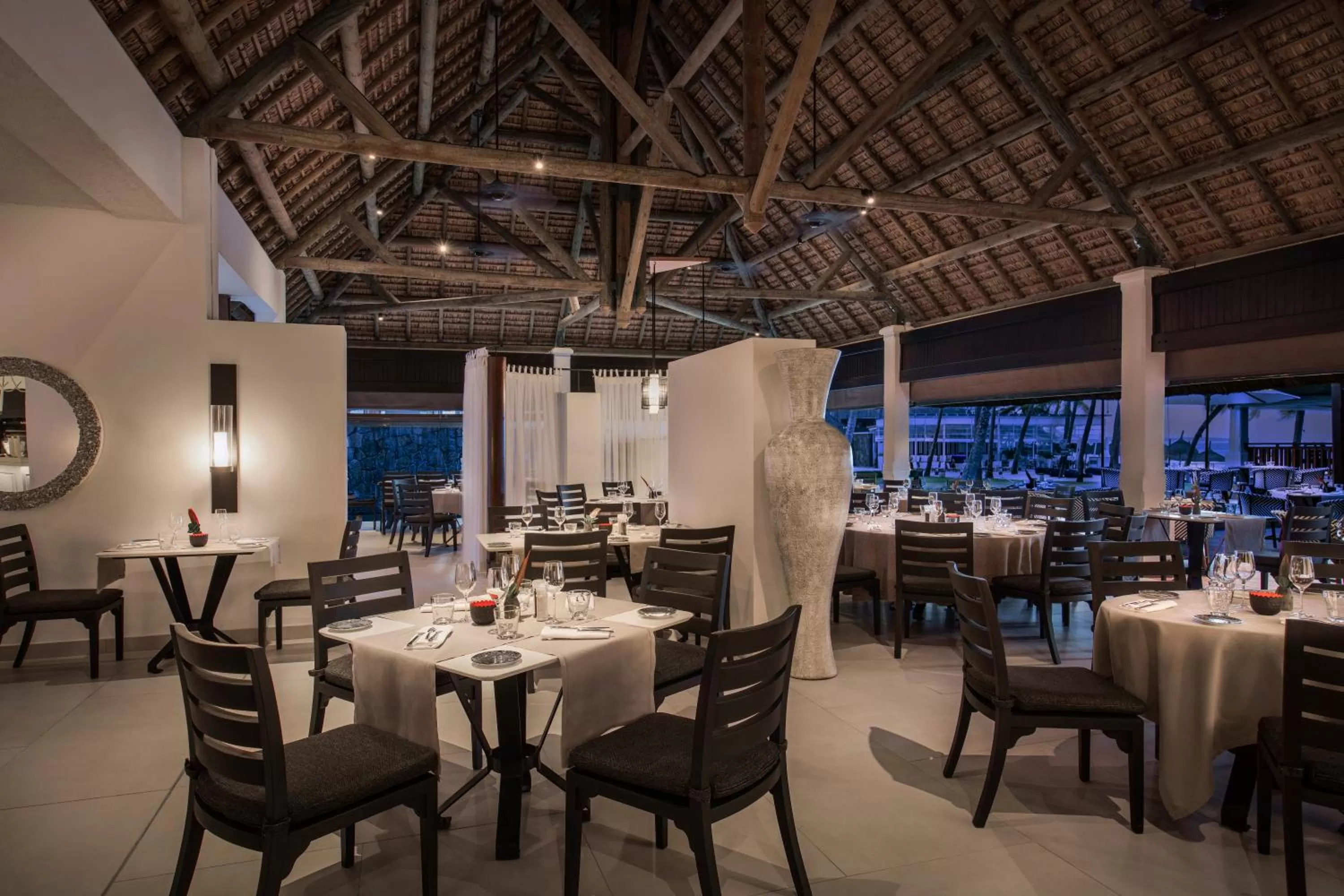 Restaurant/places to eat in Constance Belle Mare Plage