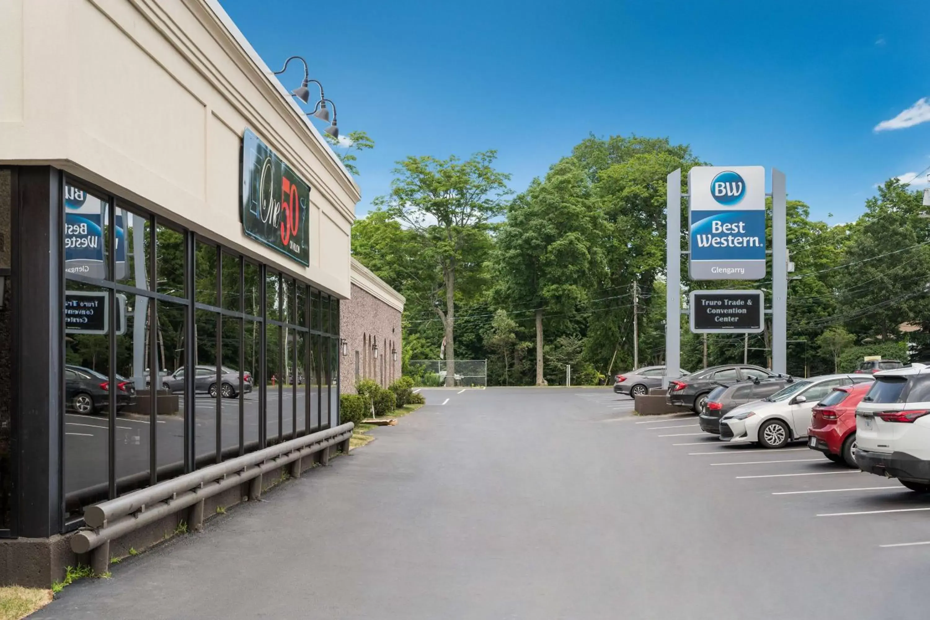 Property building in Best Western Glengarry