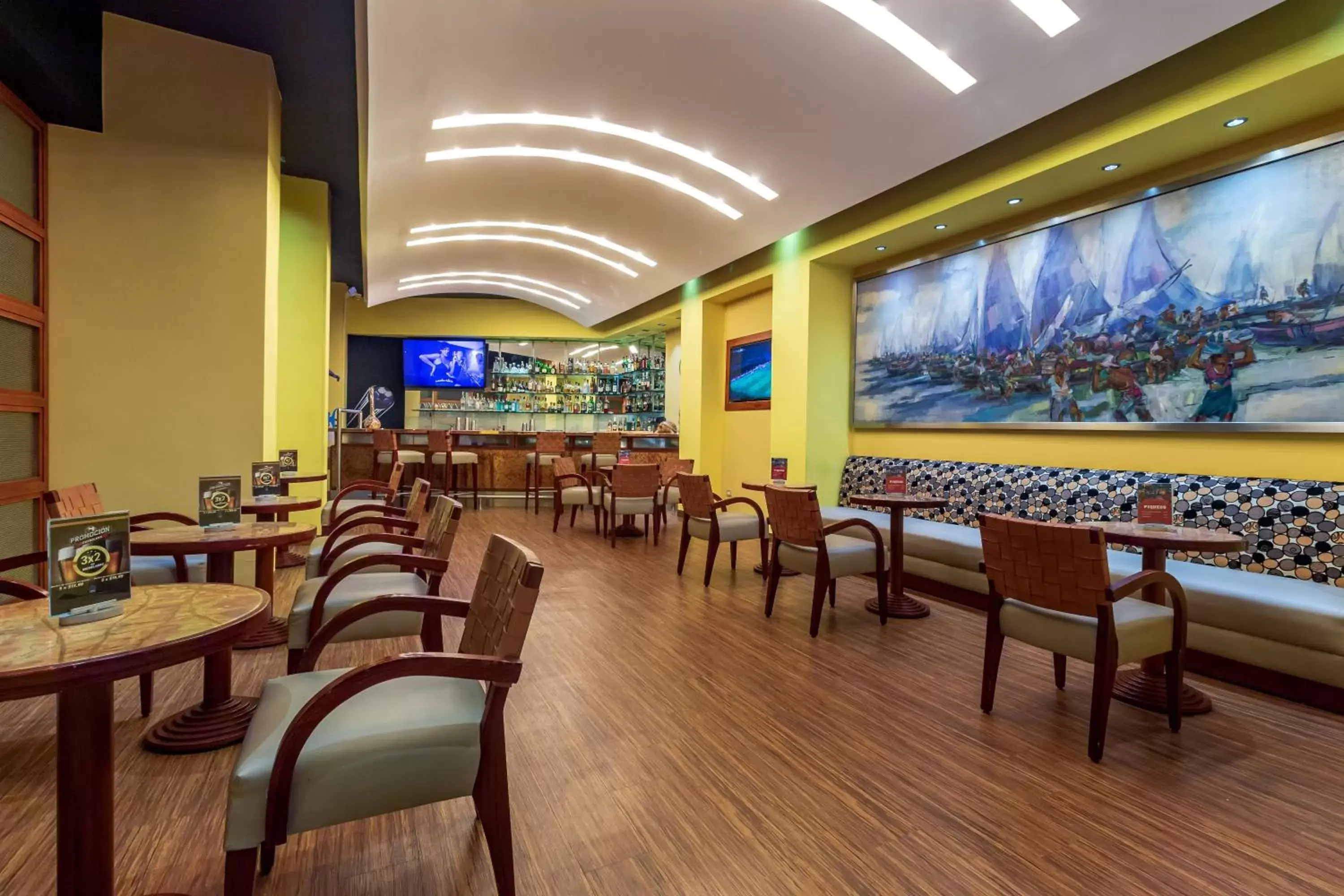 Lounge or bar, Restaurant/Places to Eat in Grand Hotel Guayaquil, Ascend Hotel Collection