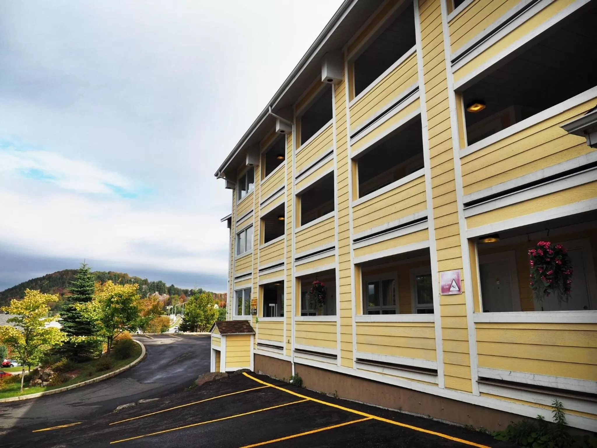 Hotel and Suites Les Laurentides