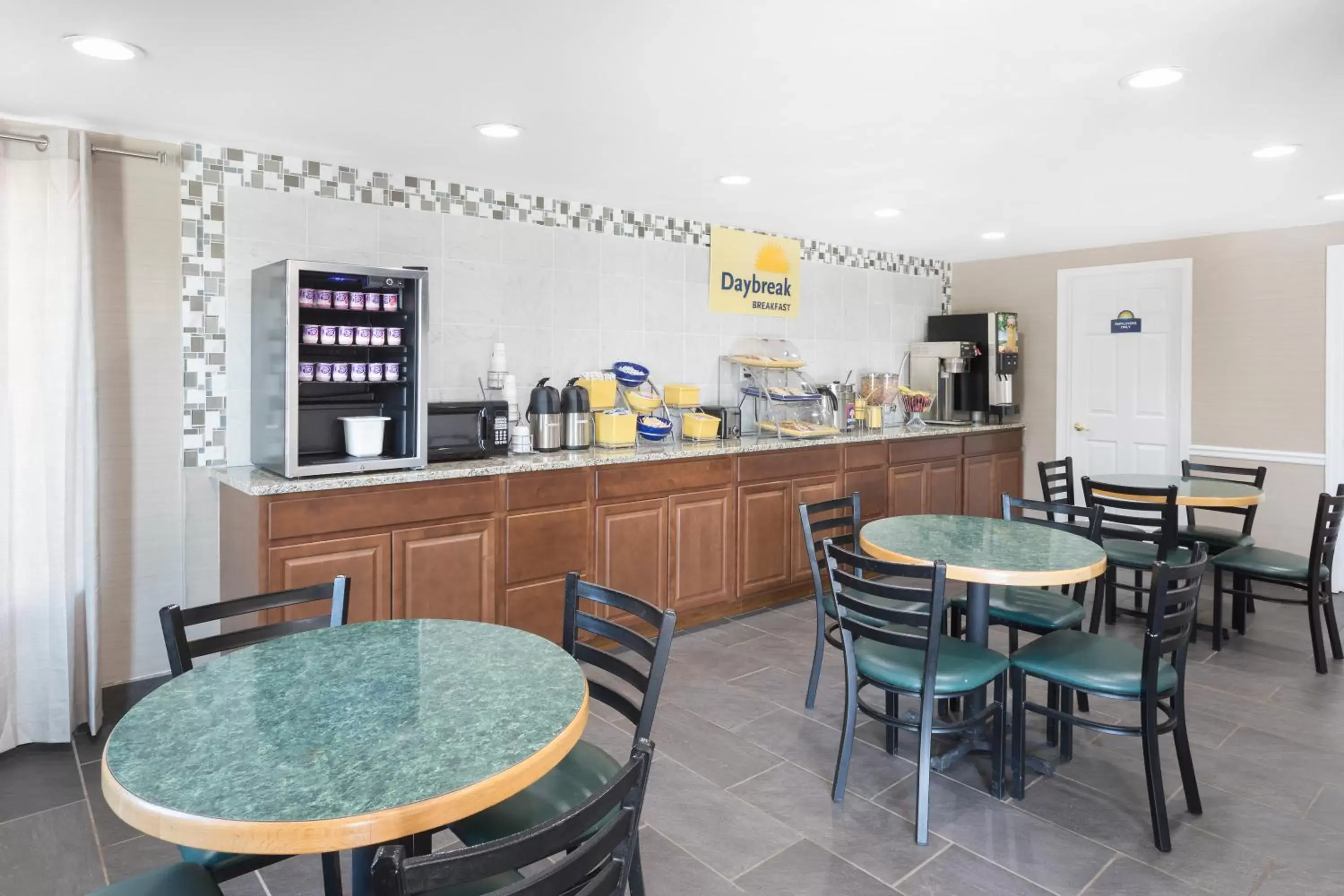 Continental breakfast, Restaurant/Places to Eat in Days Inn by Wyndham Newberry South Carolina