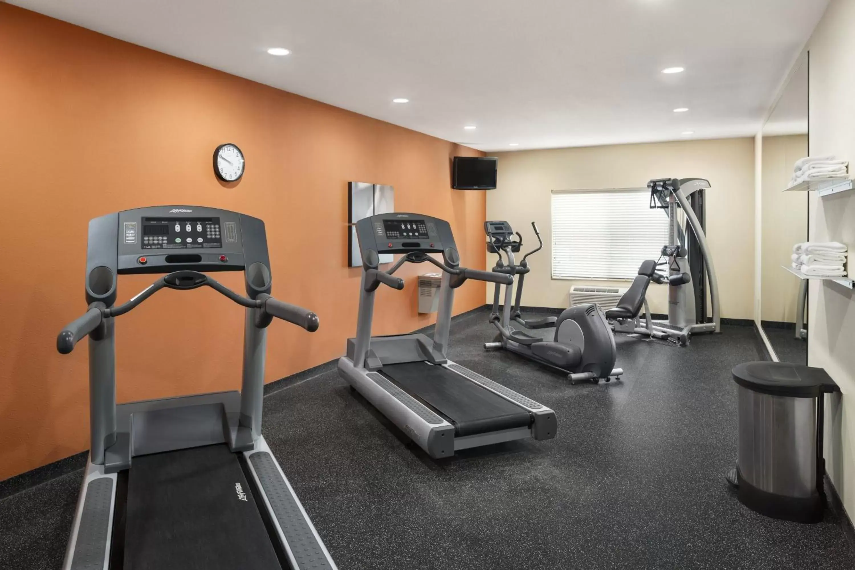 Fitness centre/facilities, Fitness Center/Facilities in Country Inn & Suites by Radisson, St. Peters, MO