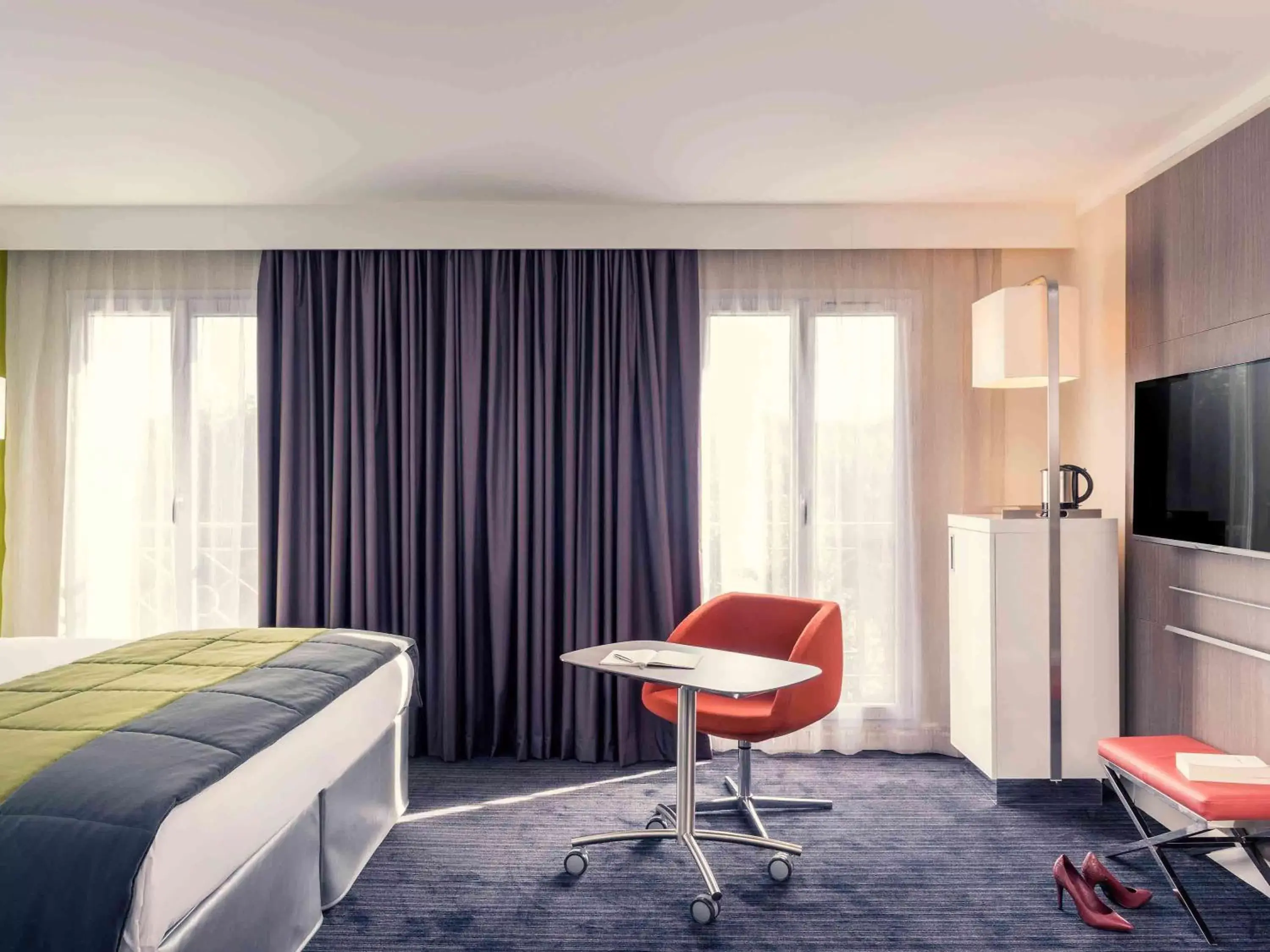 Bedroom, Bed in Mercure Paris Ouest Saint Germain