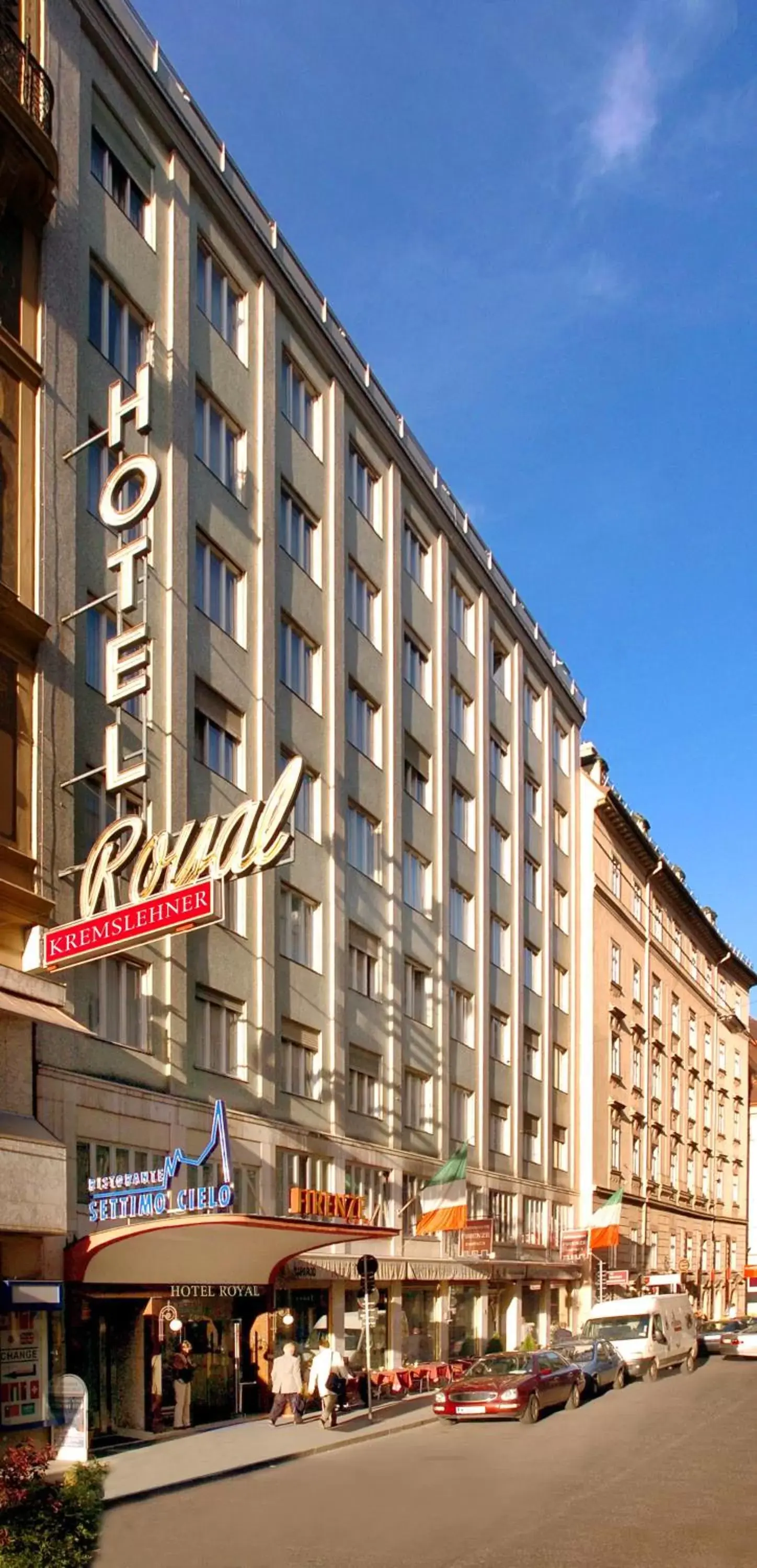 Facade/entrance, Property Building in Hotel Royal