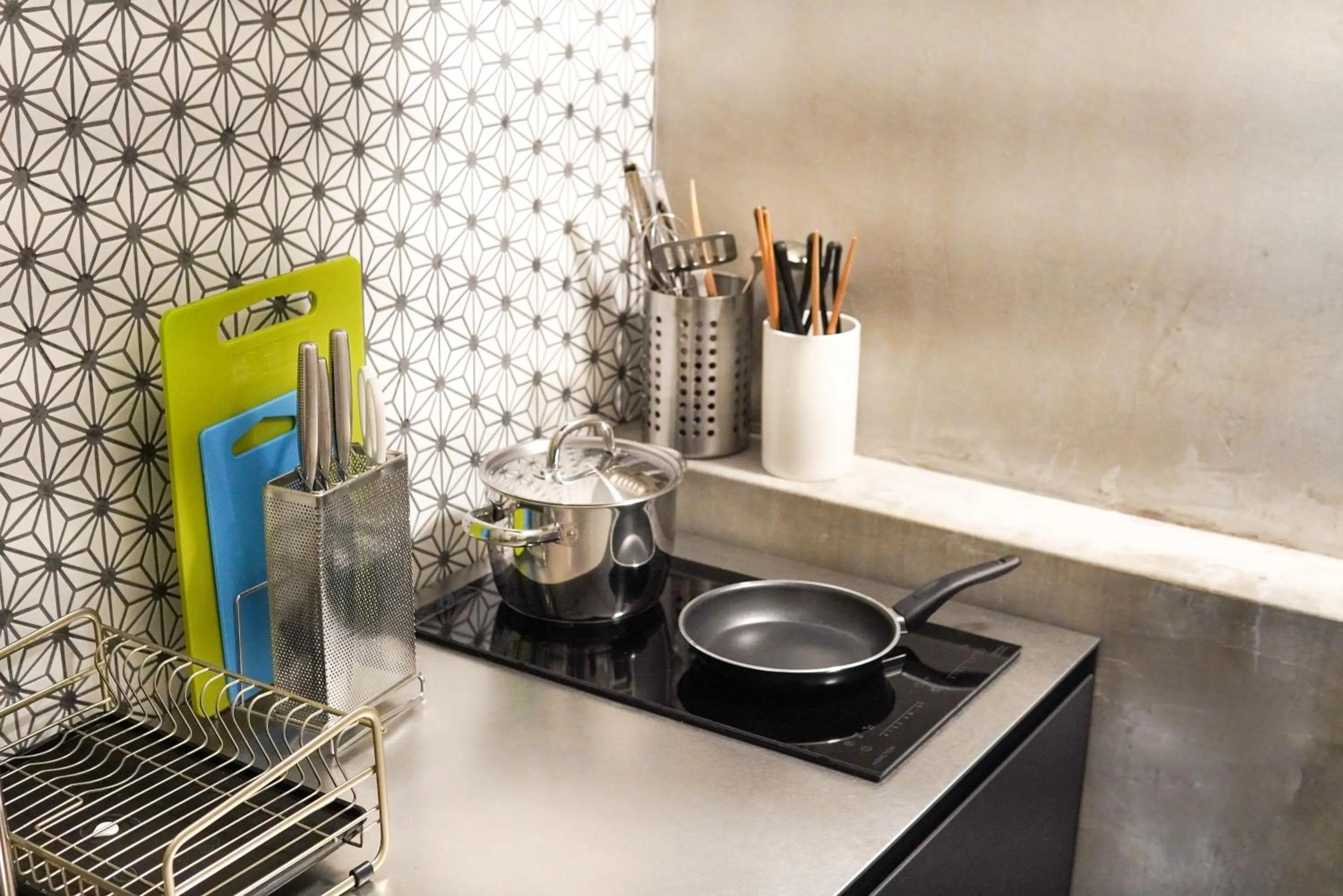 Kitchen or kitchenette in Hostel Niniroom