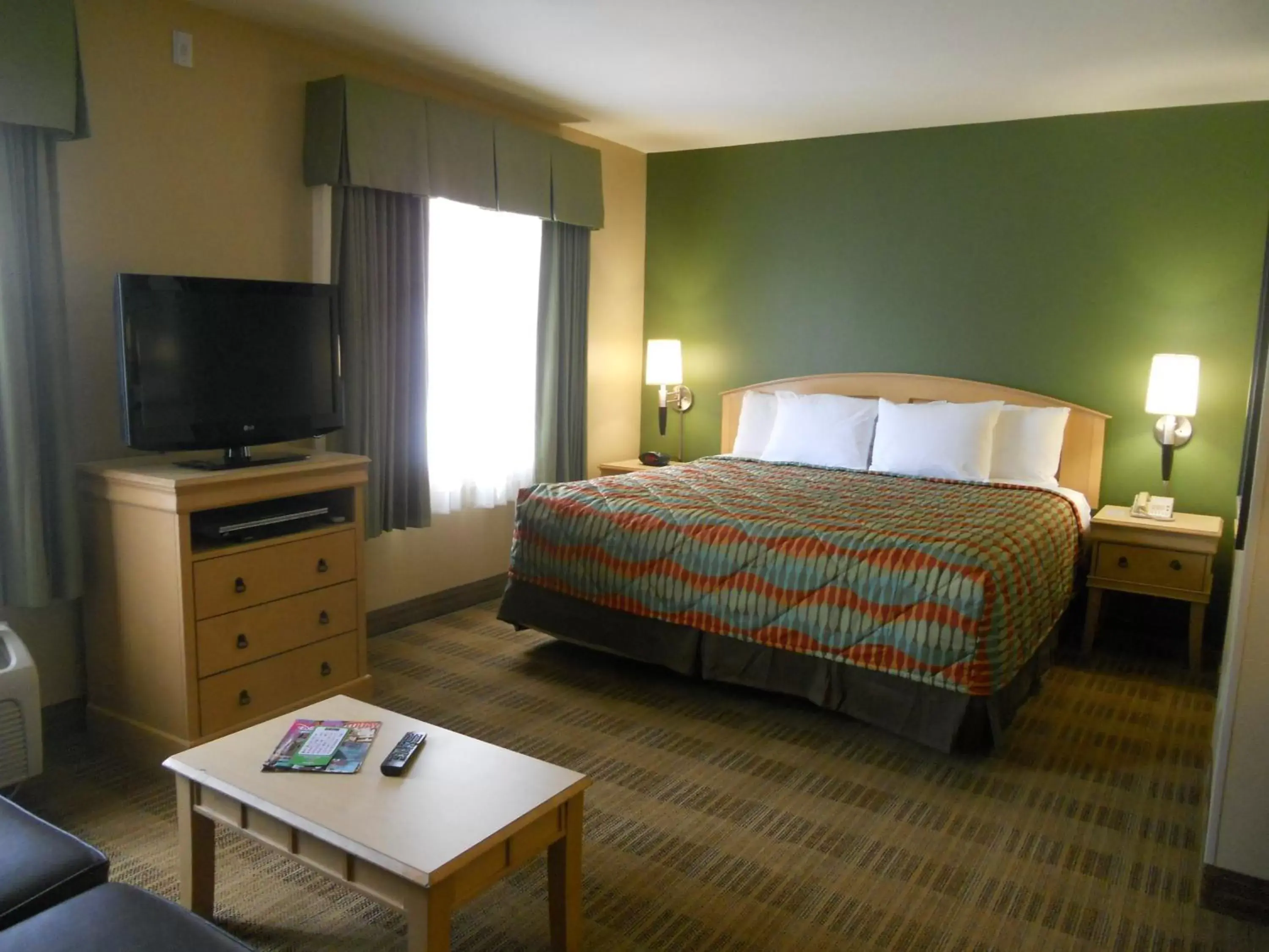 Bed in Extended Stay America Suites - Orlando - Lake Buena Vista