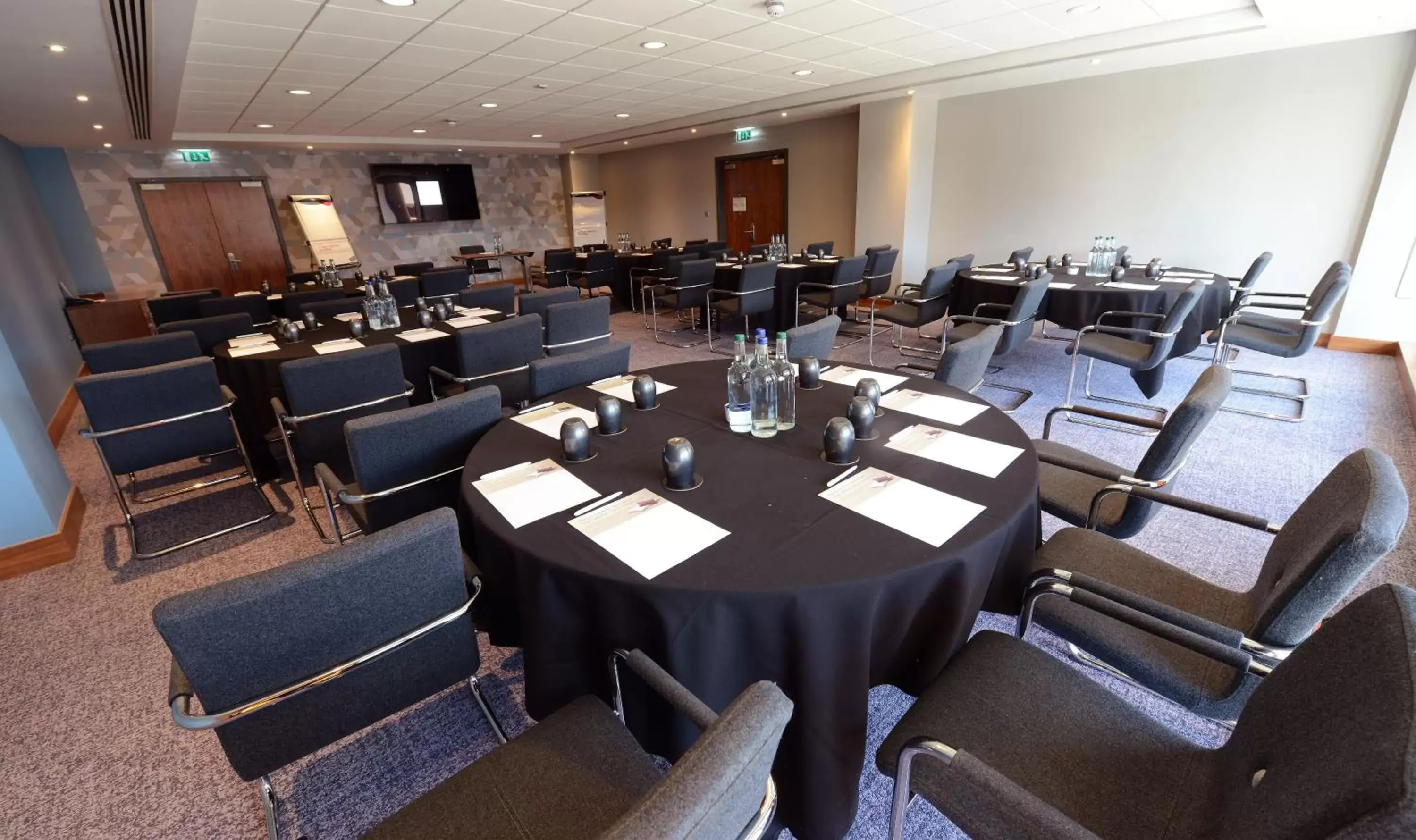 Meeting/conference room, Restaurant/Places to Eat in Crowne Plaza Newcastle - Stephenson Quarter, an IHG Hotel