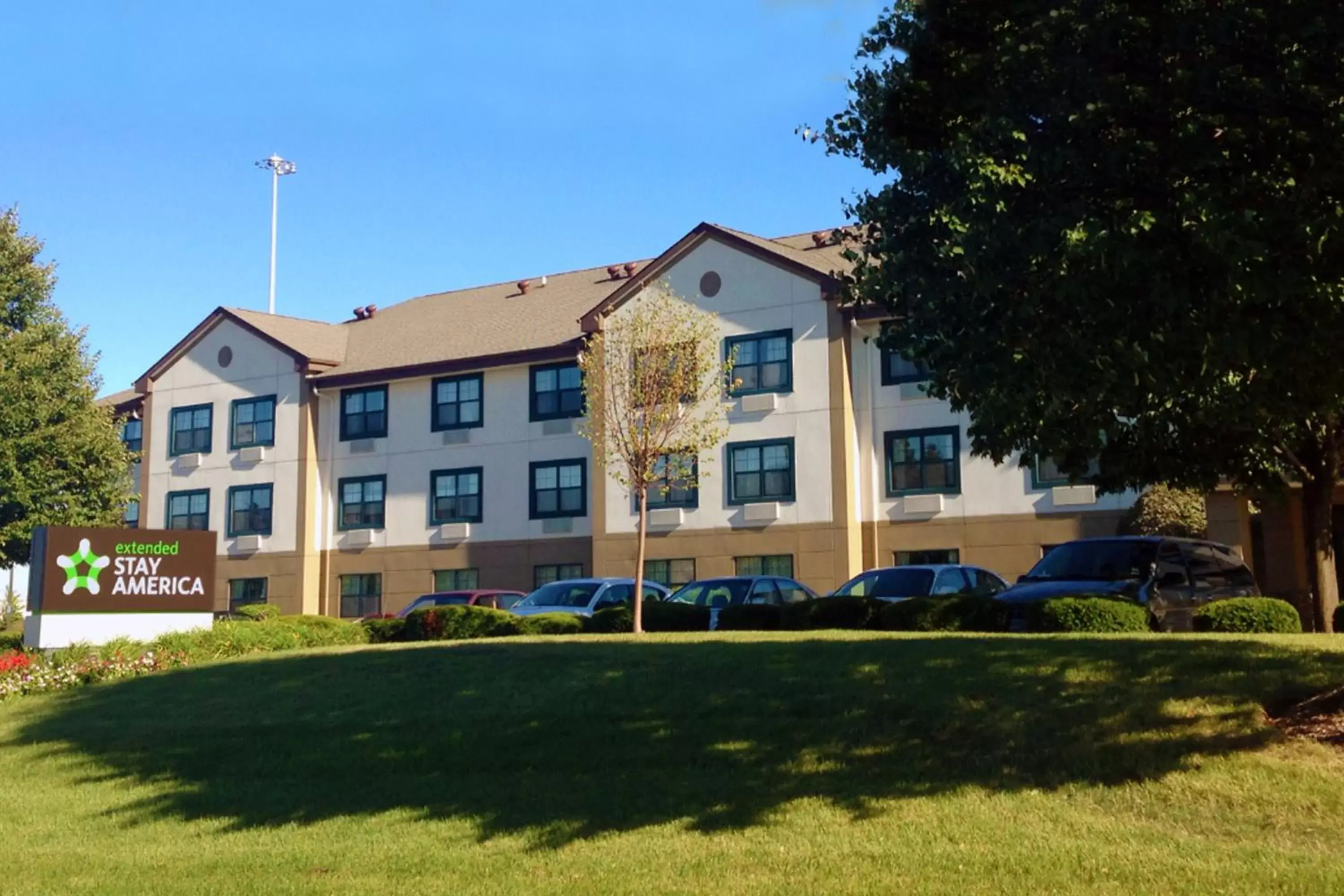 Property building in Extended Stay America Suites - Chicago - Romeoville - Bollingbrook