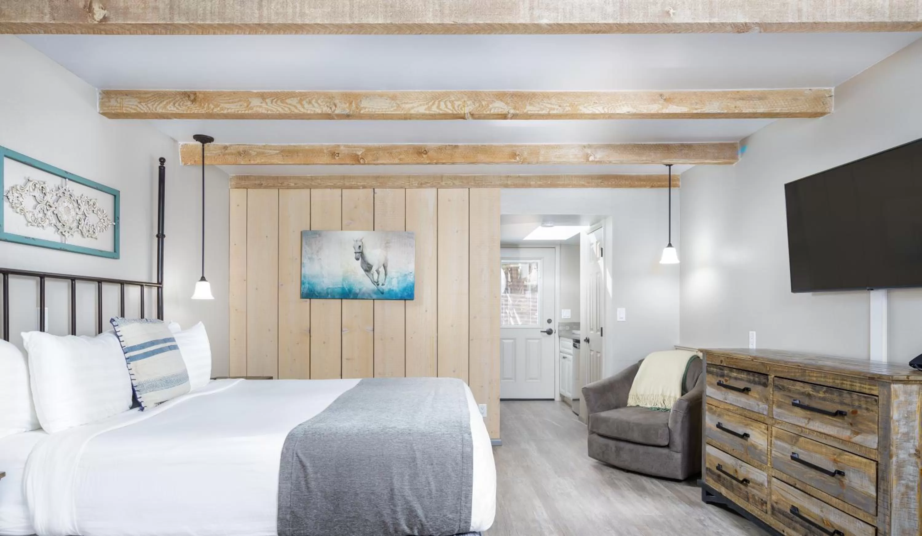 Bed in Sky Ranch Lodge