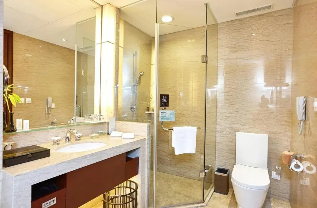 Bathroom in Tongli Lakeview Hotel