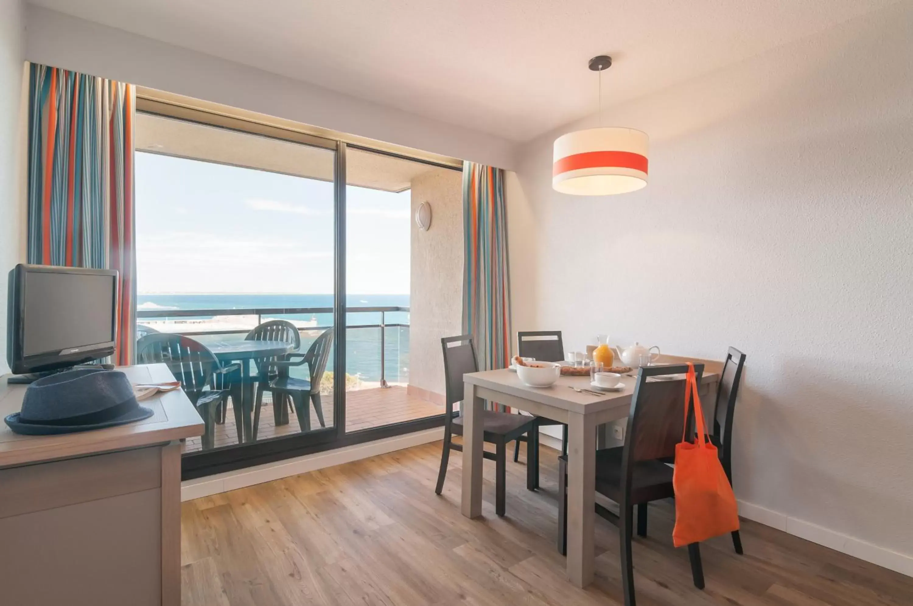 Natural landscape, Dining Area in Residence Pierre & Vacances Les Balcons de Collioure