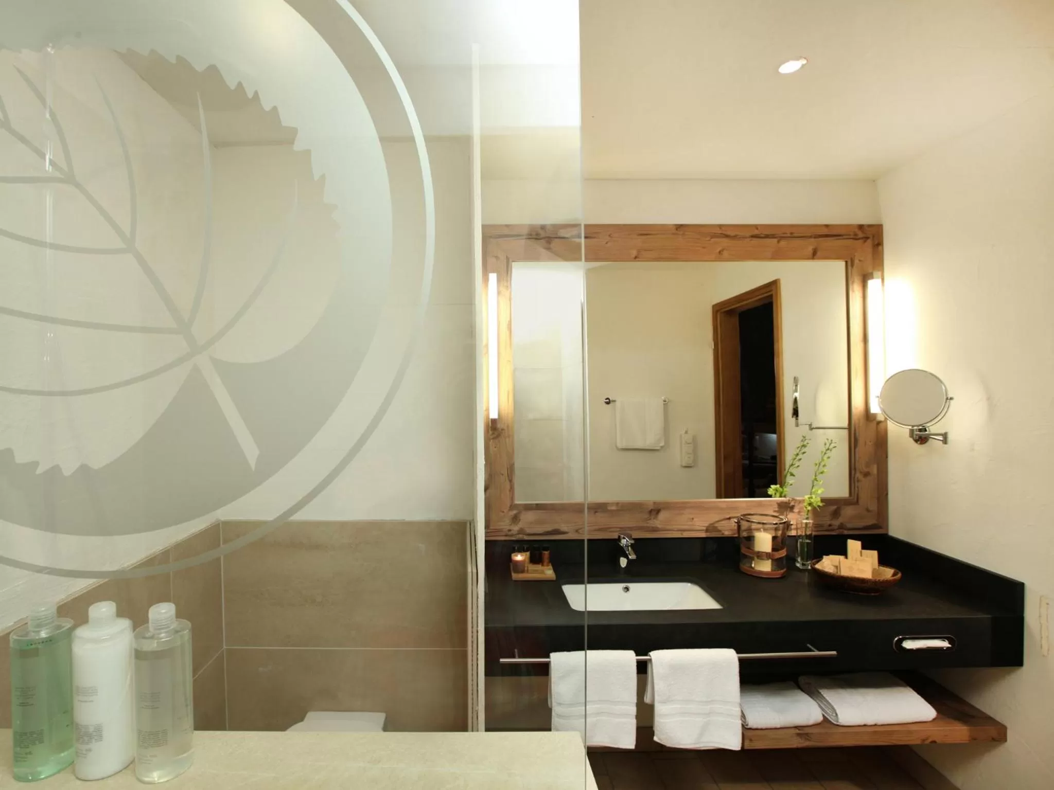 Bathroom in Spa & GolfResort Weimarer Land