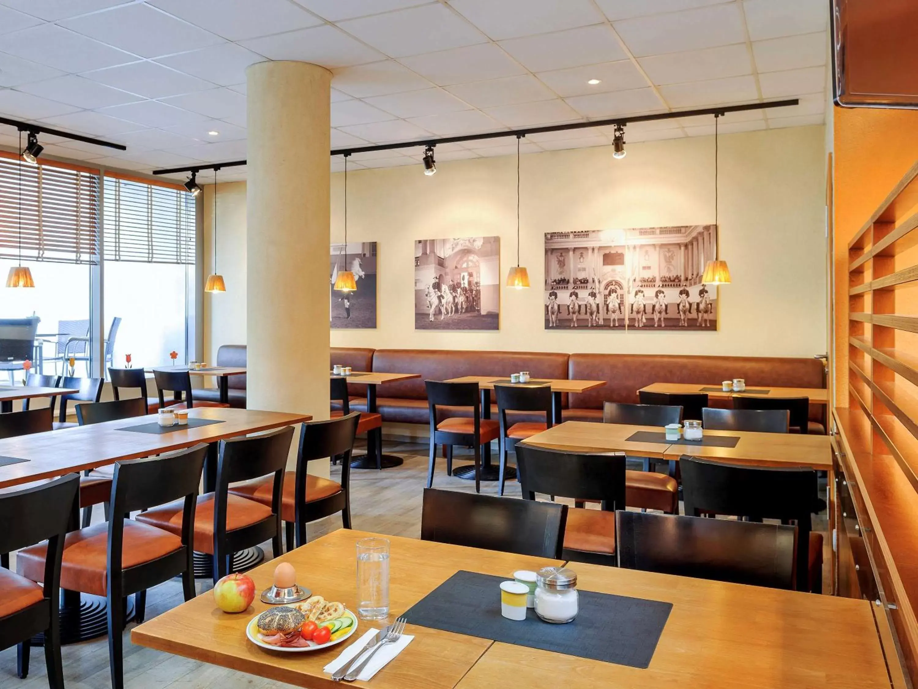 Lounge or bar, Restaurant/Places to Eat in ibis Wien City