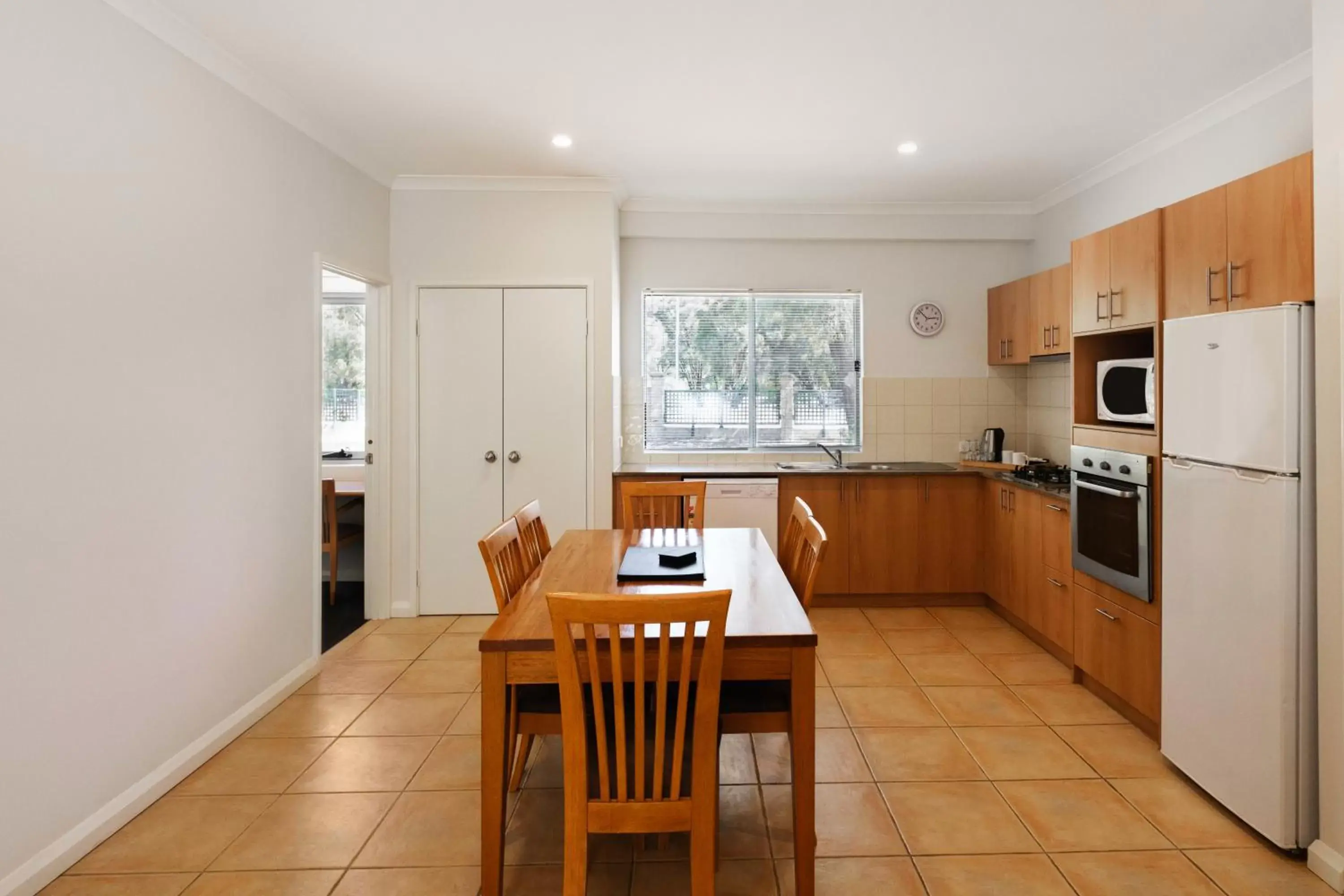 Kitchen or kitchenette, Kitchen/Kitchenette in Bayview Geographe Resort Busselton