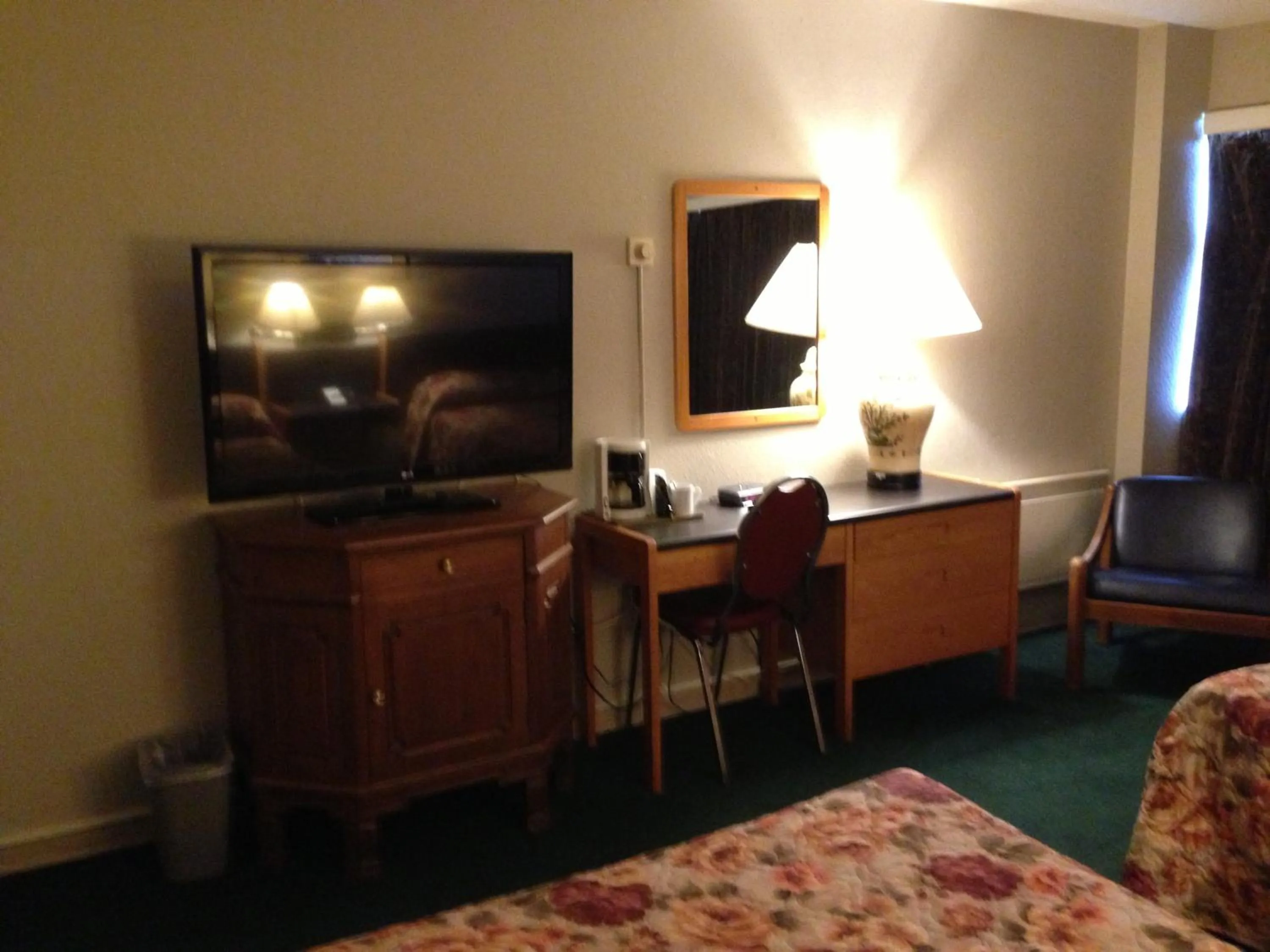 TV and multimedia, Bed in Moby Dick Inn