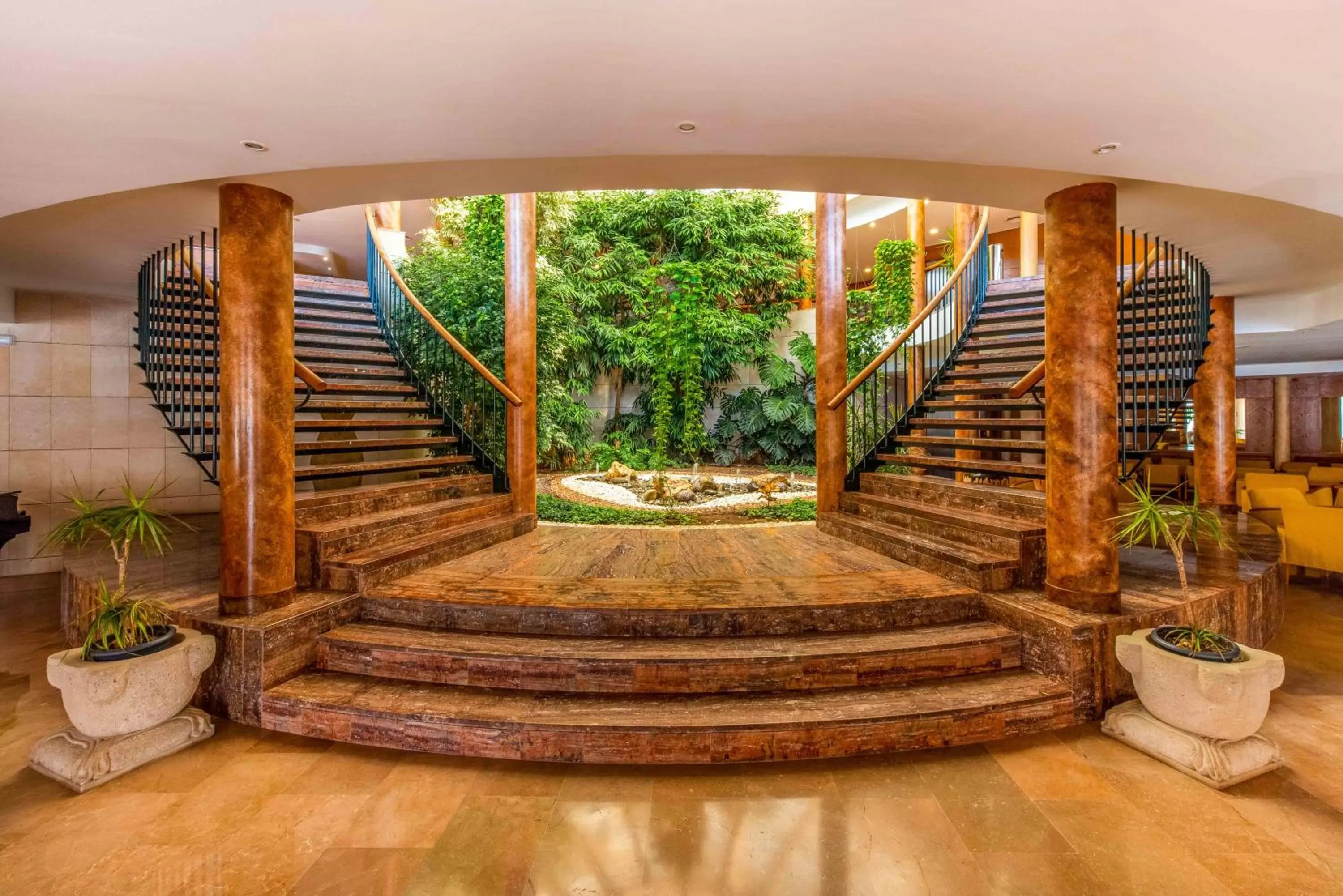 Property building in Valentin Grand Park Suite Hotel